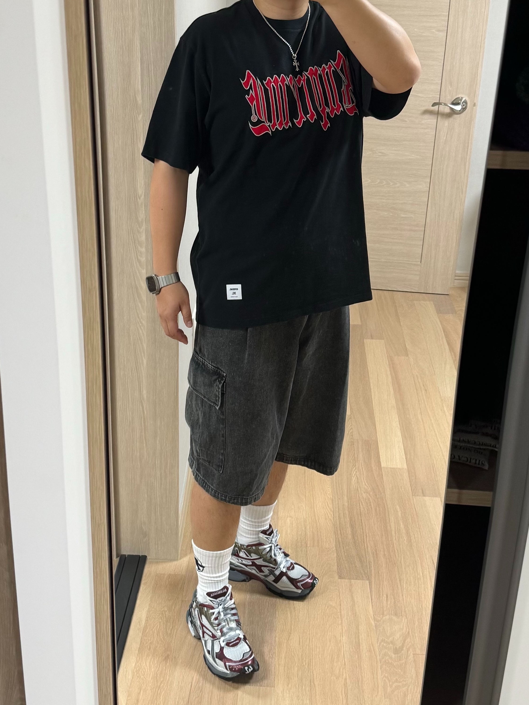 Supreme Old English S/S Top Black - 24SS, Balenciaga Runner Sneakers Grey Burgundy 착용 스타일