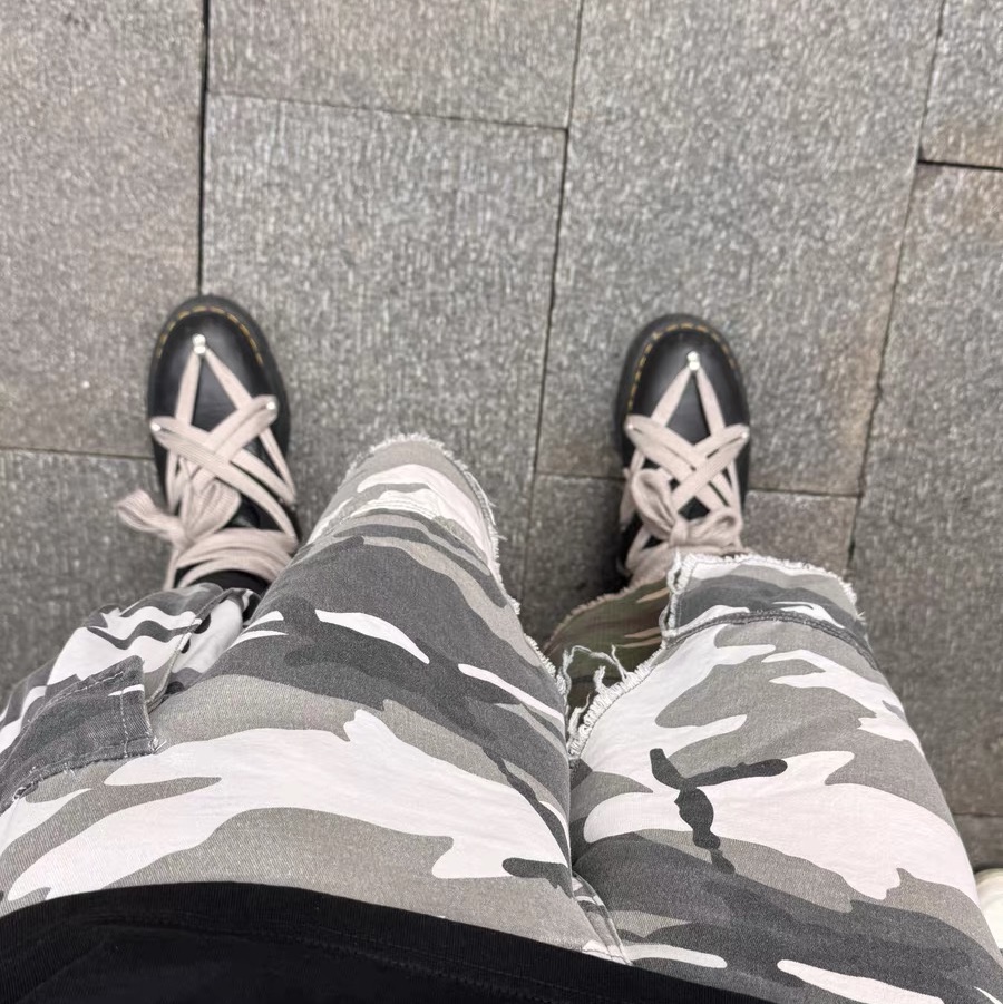 Project G/R x MFM333. Layered Skirt Camo Cargo Shorts Multi Camo 착용 스타일