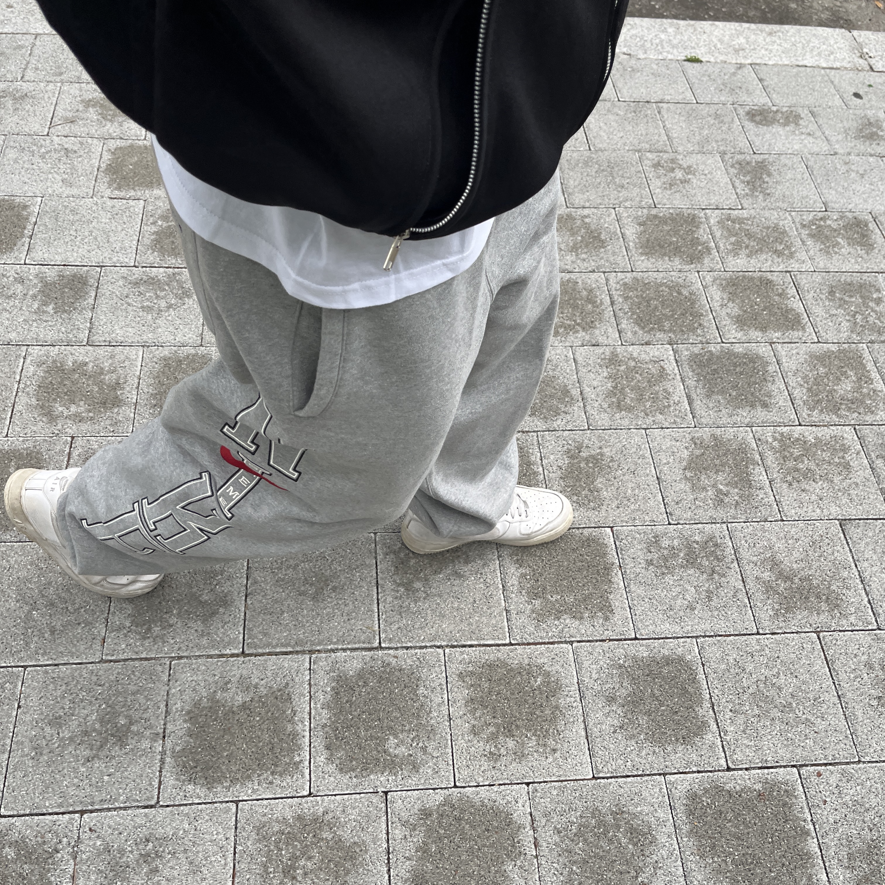 Supreme x Nike Sweatpant Heather Grey - 24SS 착용 스타일 - 1