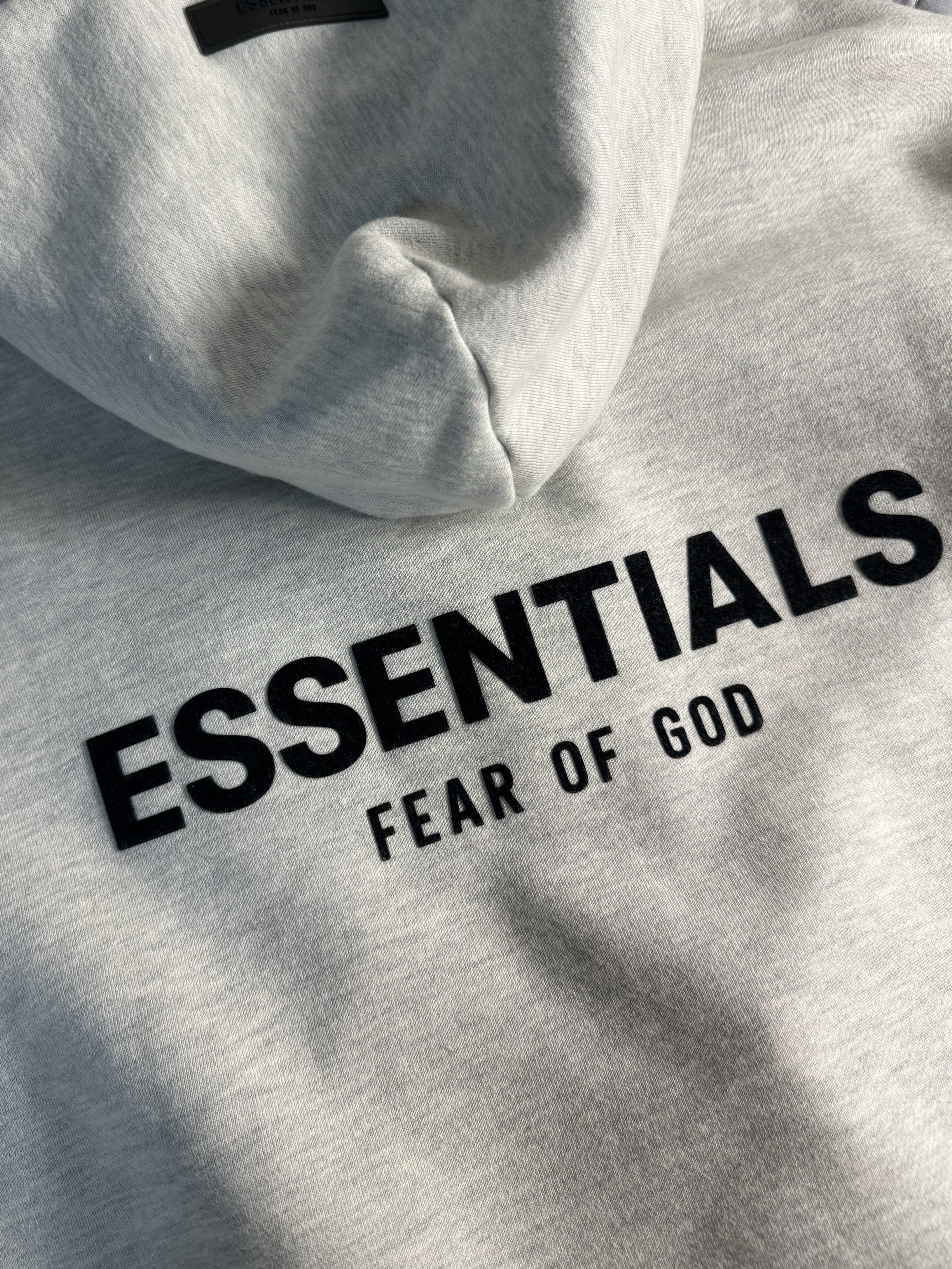 Essentials The Core Collection Hoodie Light Oatmeal 착용 스타일