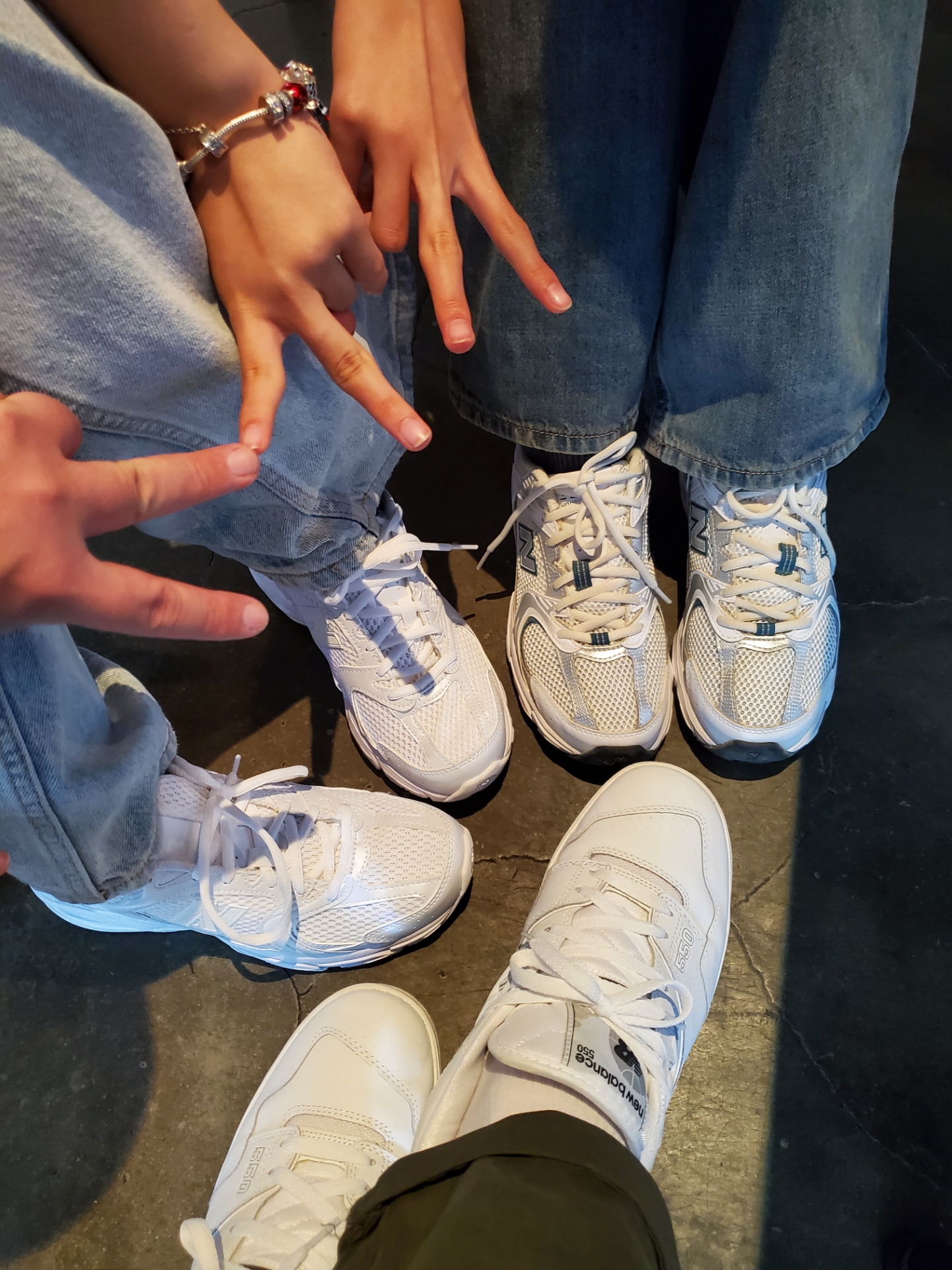 New Balance 550 White - 2E Wide, New Balance 530 Triple White 착용 스타일