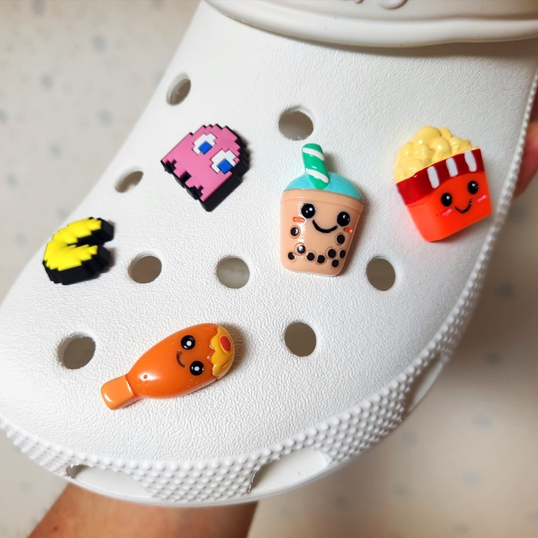 Crocs Classic Clog White 착용 스타일 - 2