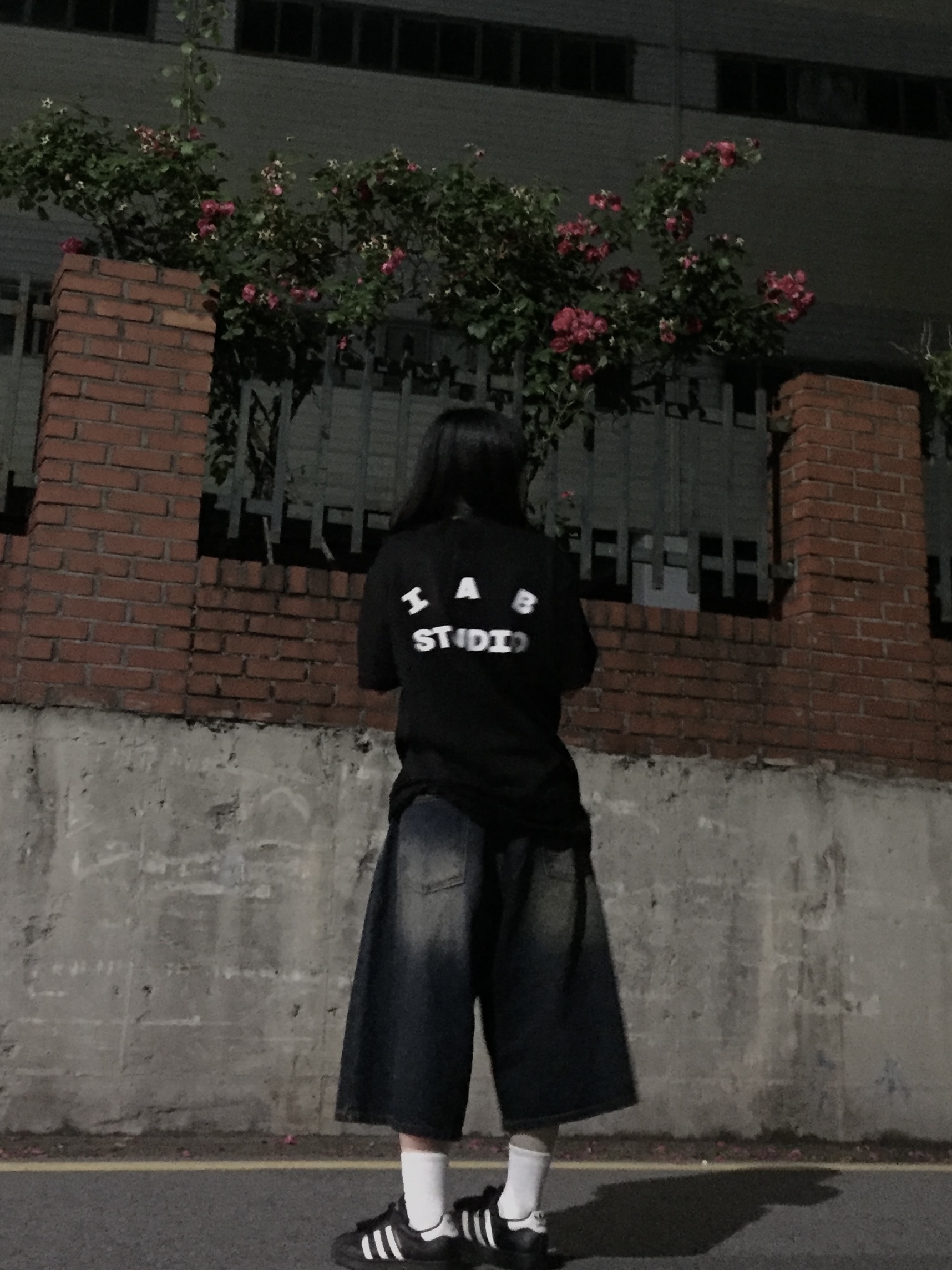 IAB Studio T-Shirt Black White, Adidas Superstar Core Black White 착용 스타일 - 1