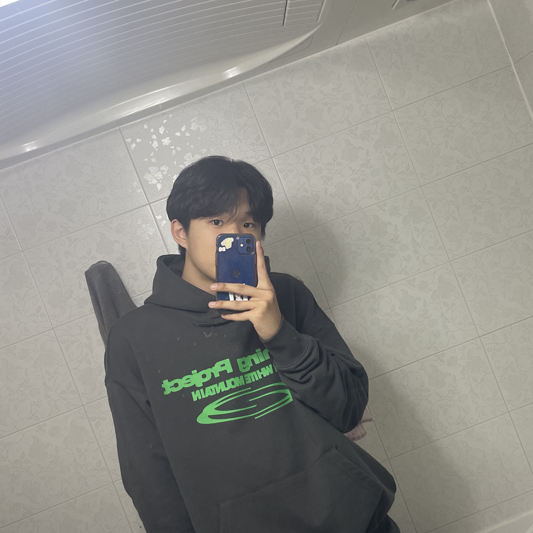 Opening Project Identity Hoodie Charcoal 착용 스타일