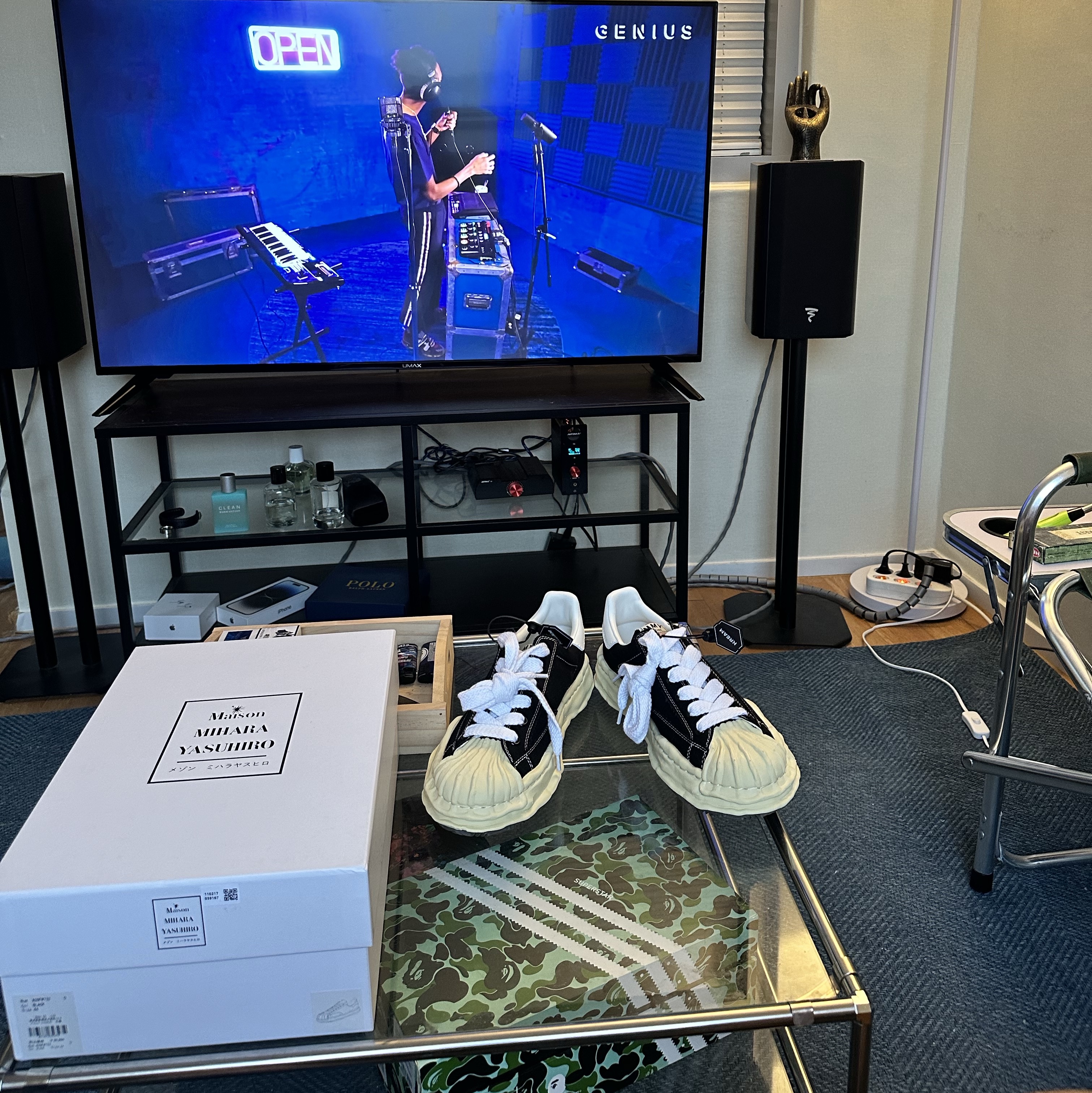 Maison Mihara Yasuhiro Blakey VL OG Sole Canvas Low-top Sneakers Black 착용 스타일 - 3
