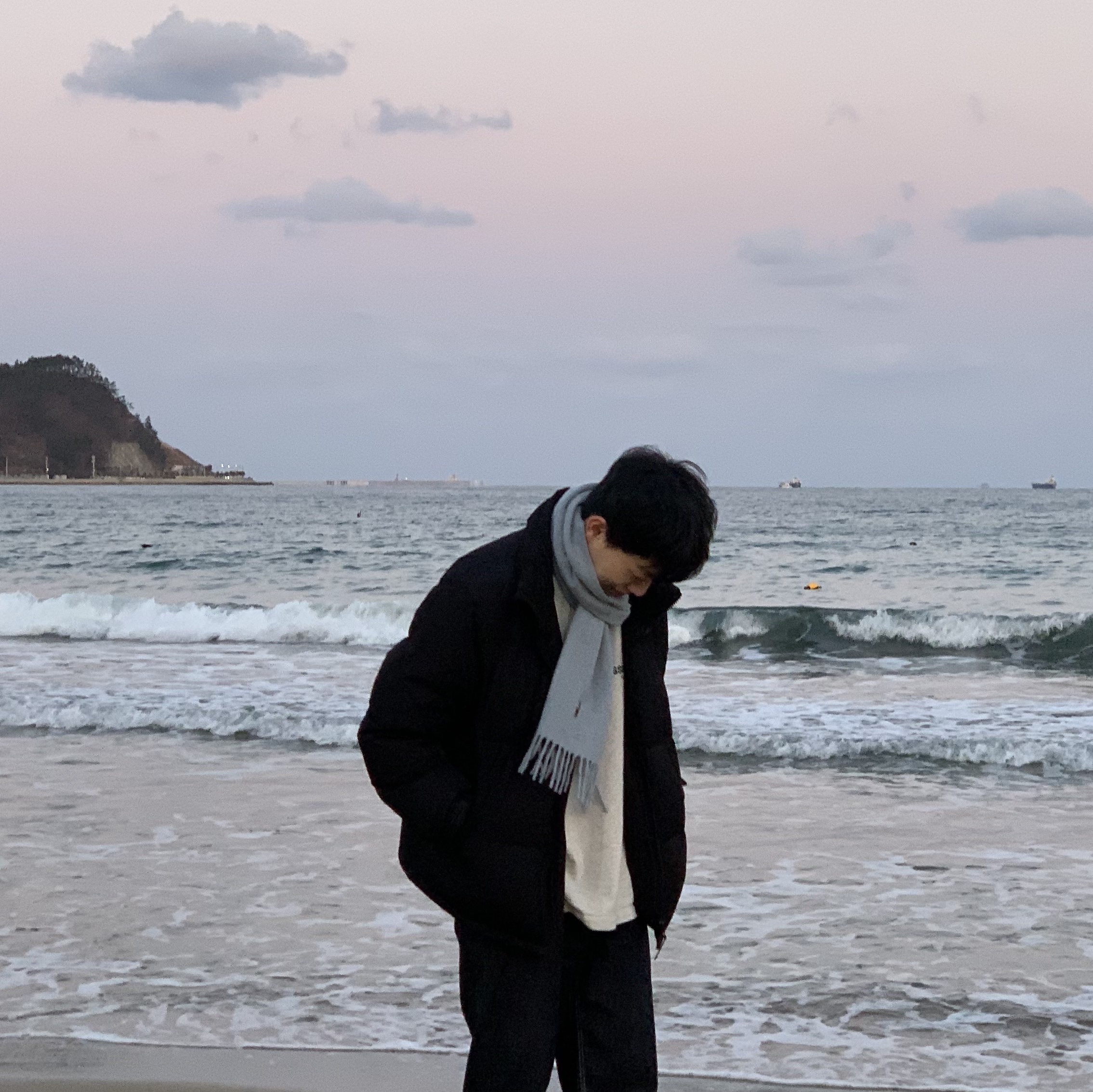Essentials The Core Collection Long Sleeve T-Shirt Light Oatmeal 착용 스타일