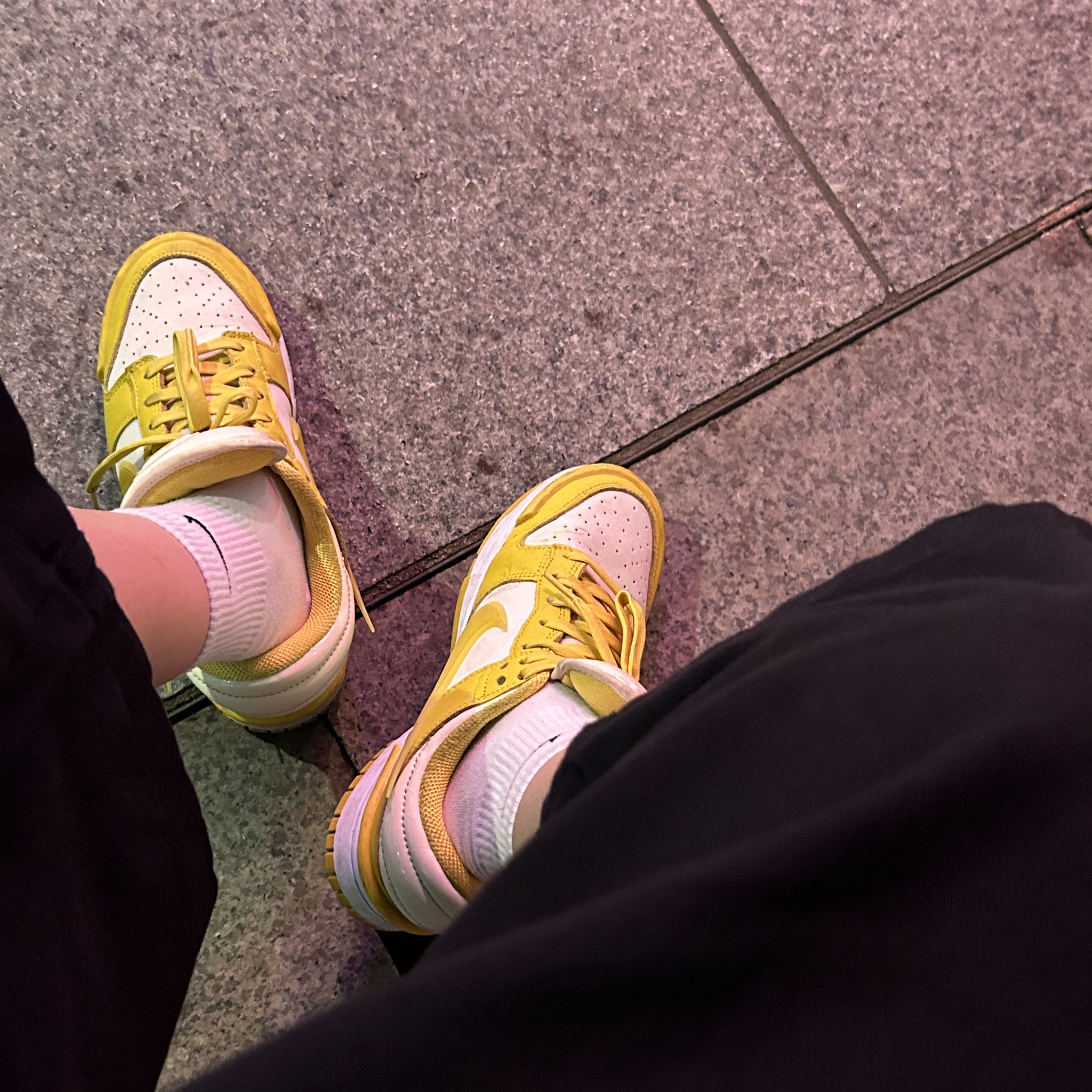 (W) Nike Dunk Low Twist Coconut Milk Vivid Sulfur 착용 스타일 - 3