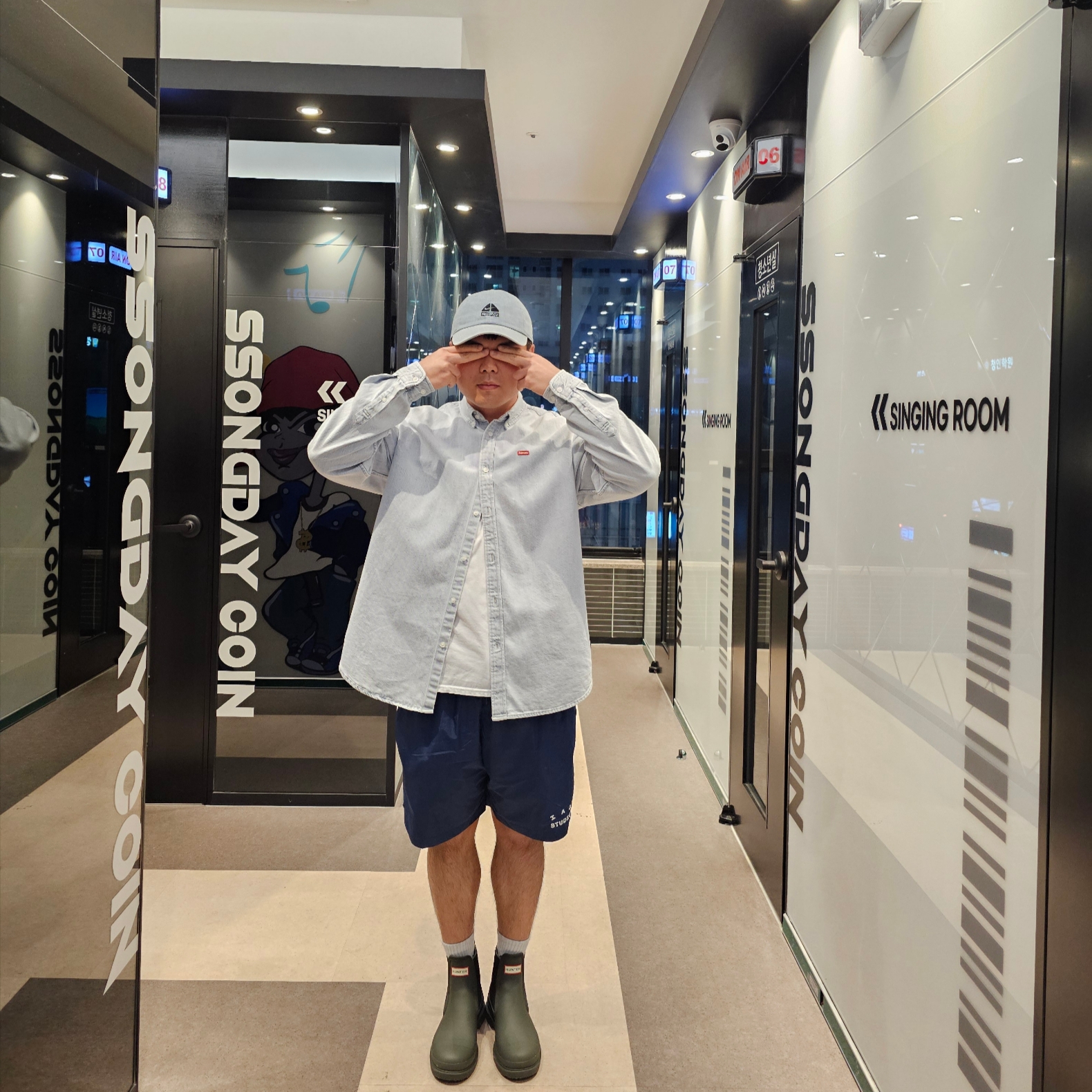 Supreme Small Box Shirt Washed Blue - 24SS, Supreme x Nike ACG Denim 6-Panel Washed Blue - 22FW 착용 스타일 - 1