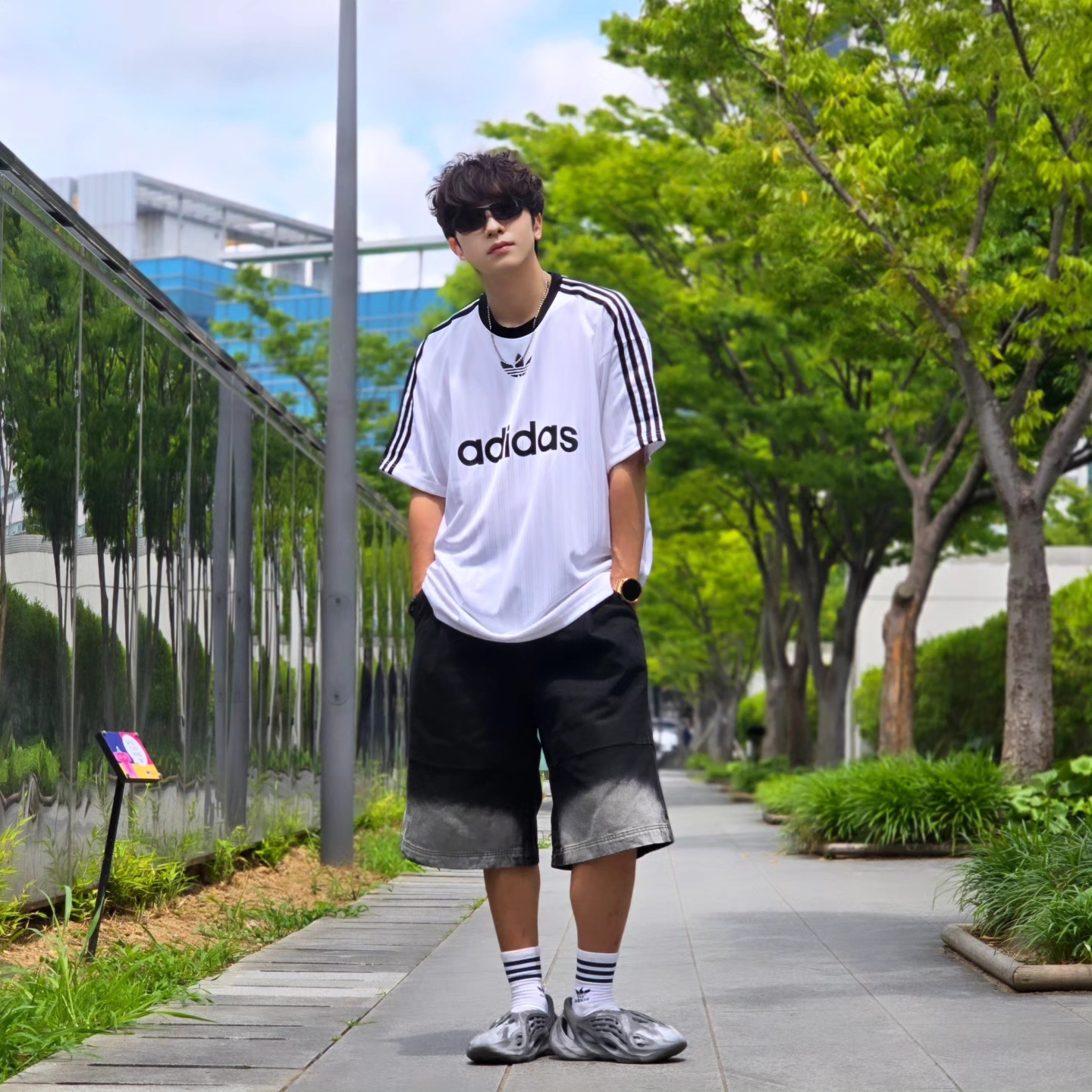 thisisneverthat x New Era x MLB New York Yankees Unstructured Ball Cap White Black, Adidas Adicolor T-Shirt White Black - KR Sizing 착용 스타일 - 8