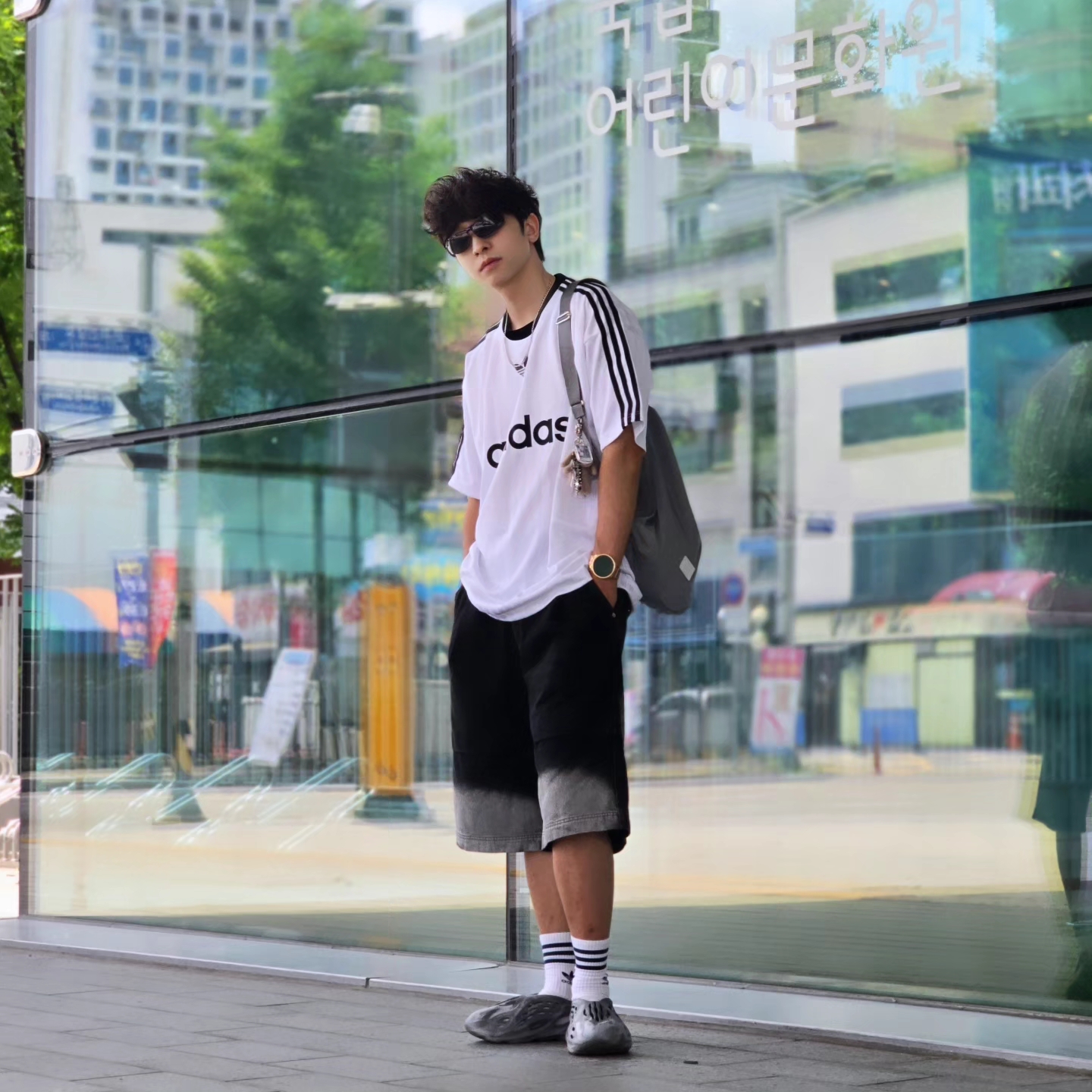 thisisneverthat x New Era x MLB New York Yankees Unstructured Ball Cap White Black, Adidas Adicolor T-Shirt White Black - KR Sizing 착용 스타일 - 9