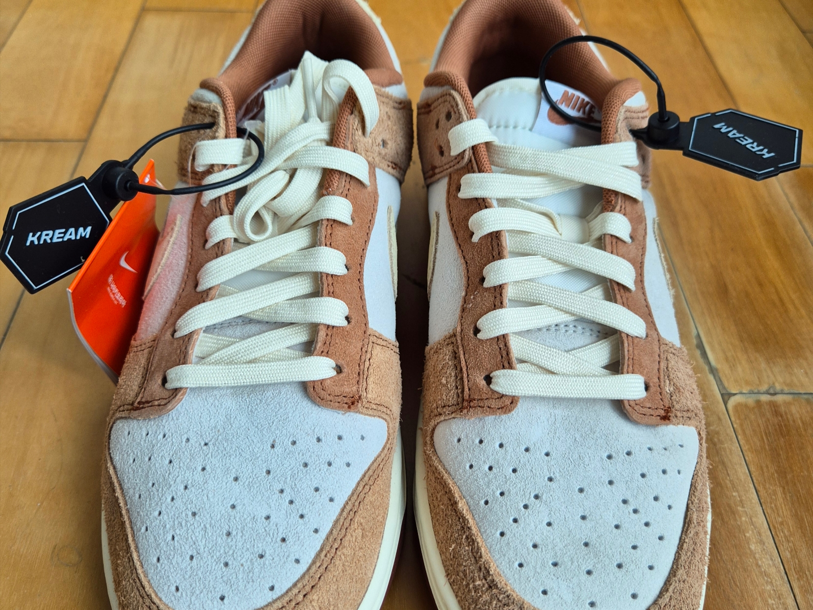 Nike Dunk Low Pro Premium Medium Curry 착용 스타일 - 5