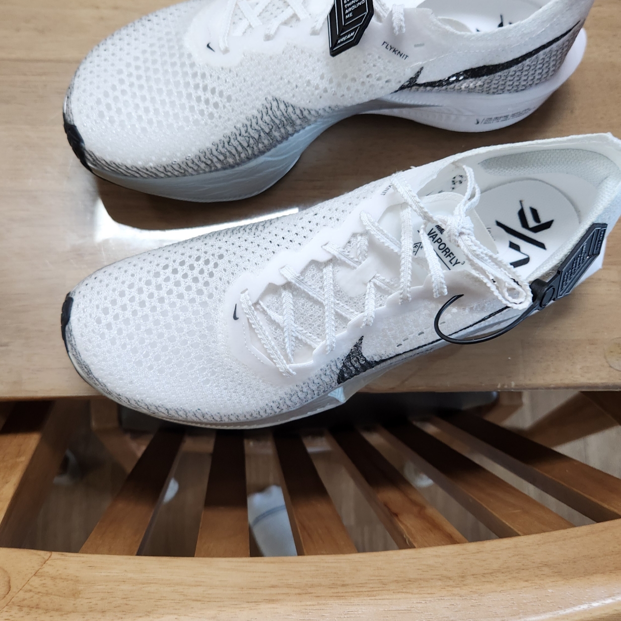 Nike ZoomX Vaporfly Next% 3 White Grey 착용 스타일 - 3