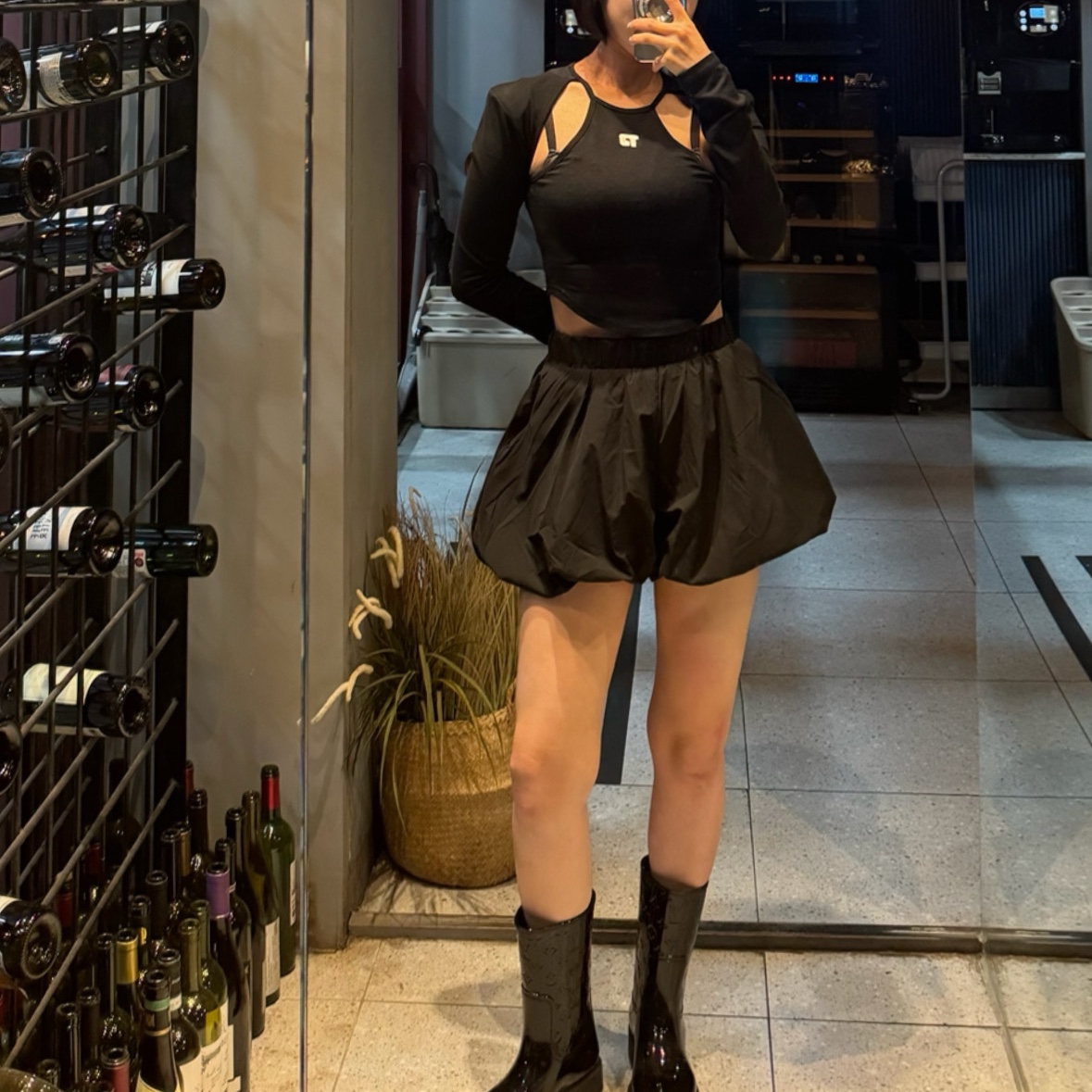 (W) Louis Vuitton Drops Flat Half Boot Black 착용 스타일