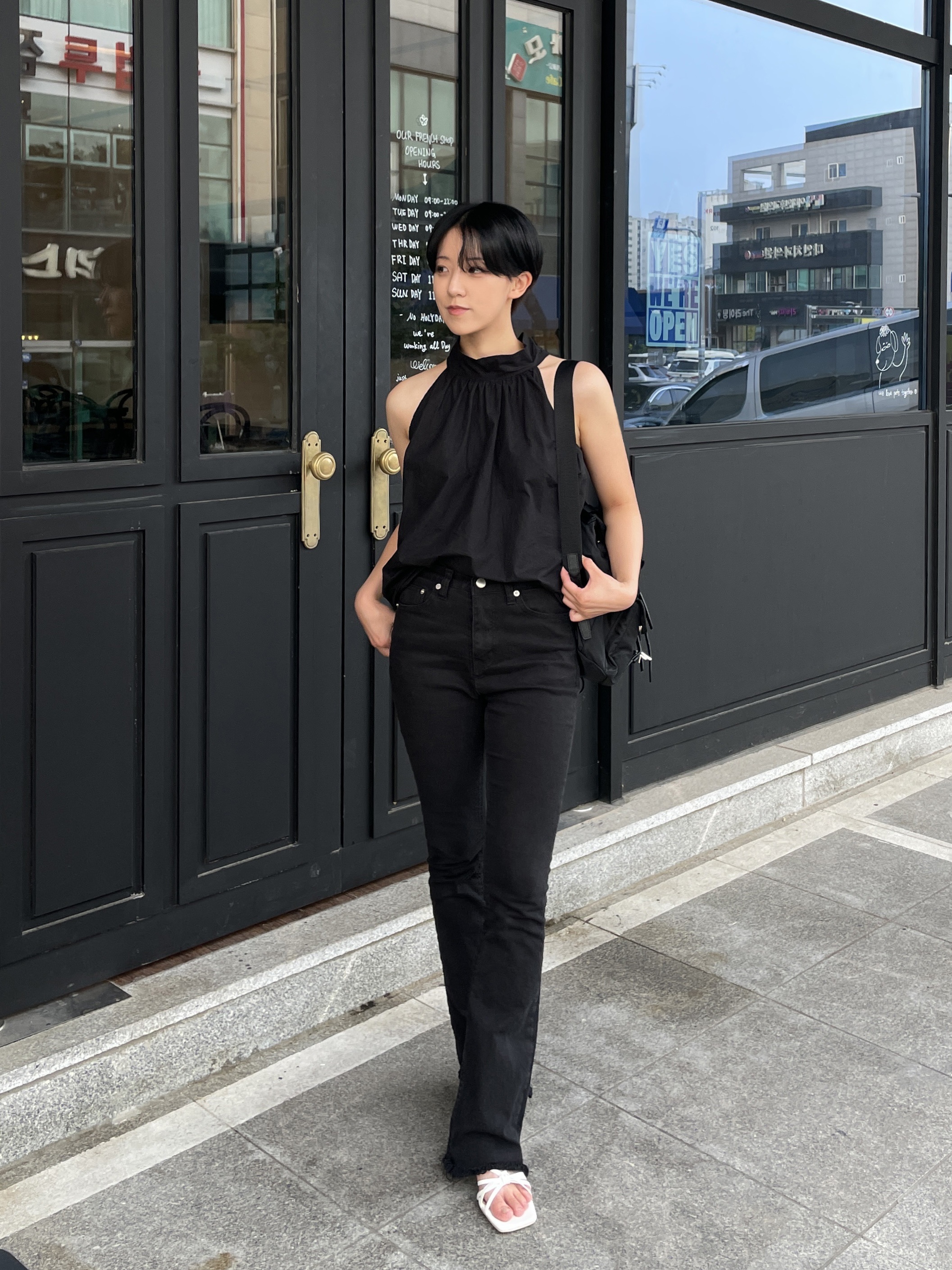 Prada Re-Nylon Small Backpack Black 착용 스타일 - 1