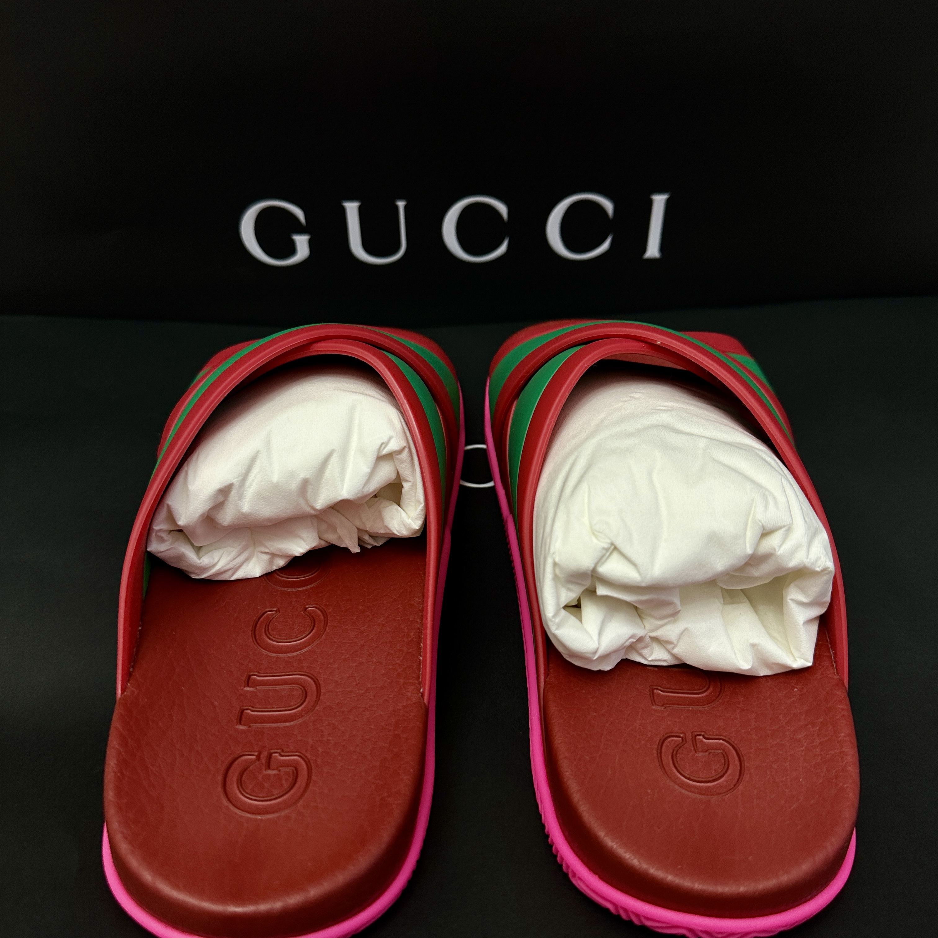 (W) Gucci Web Slide Pink Rubber Green Red 착용 스타일 - 3