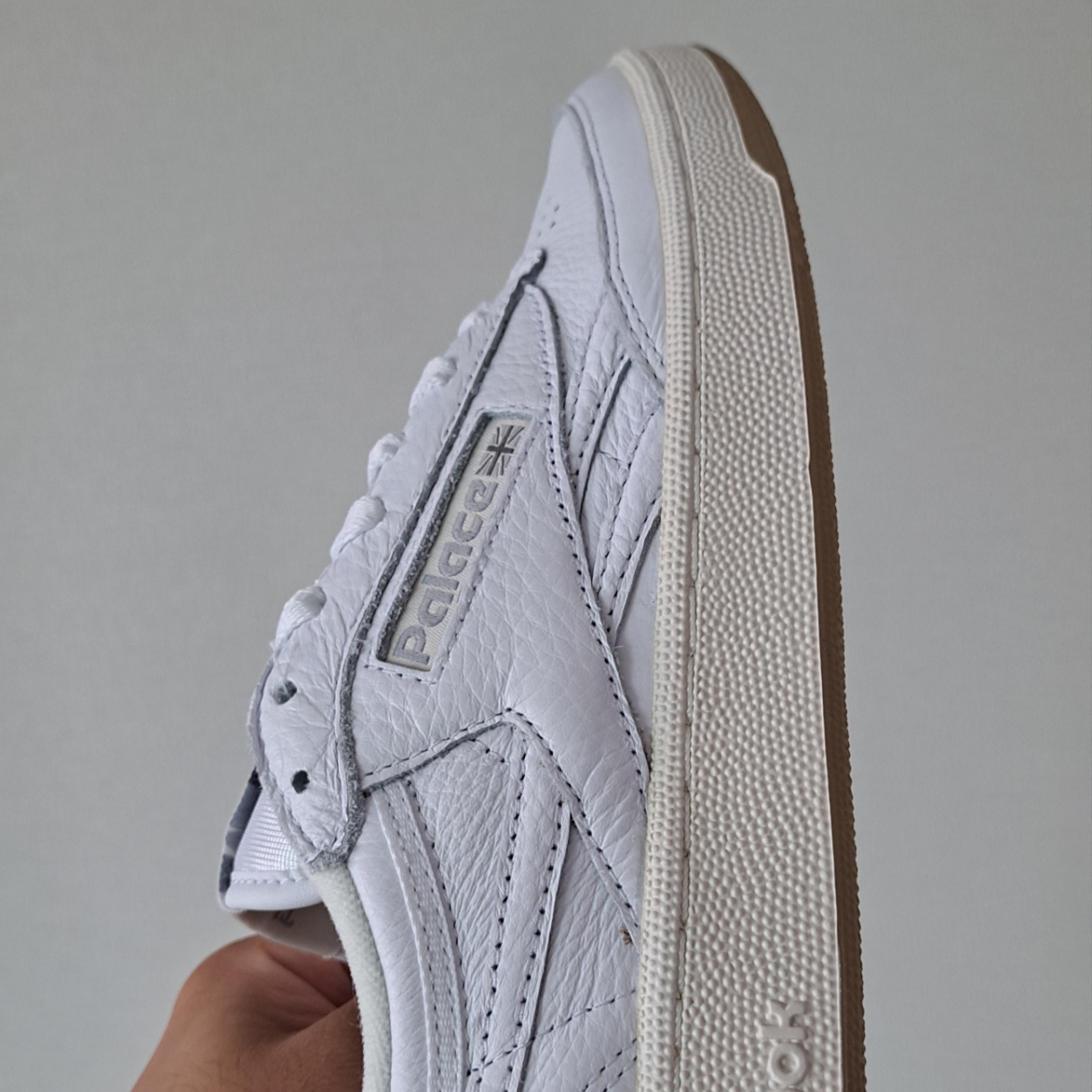 Reebok x Palace Club C White - 24SS 착용 스타일 - 5