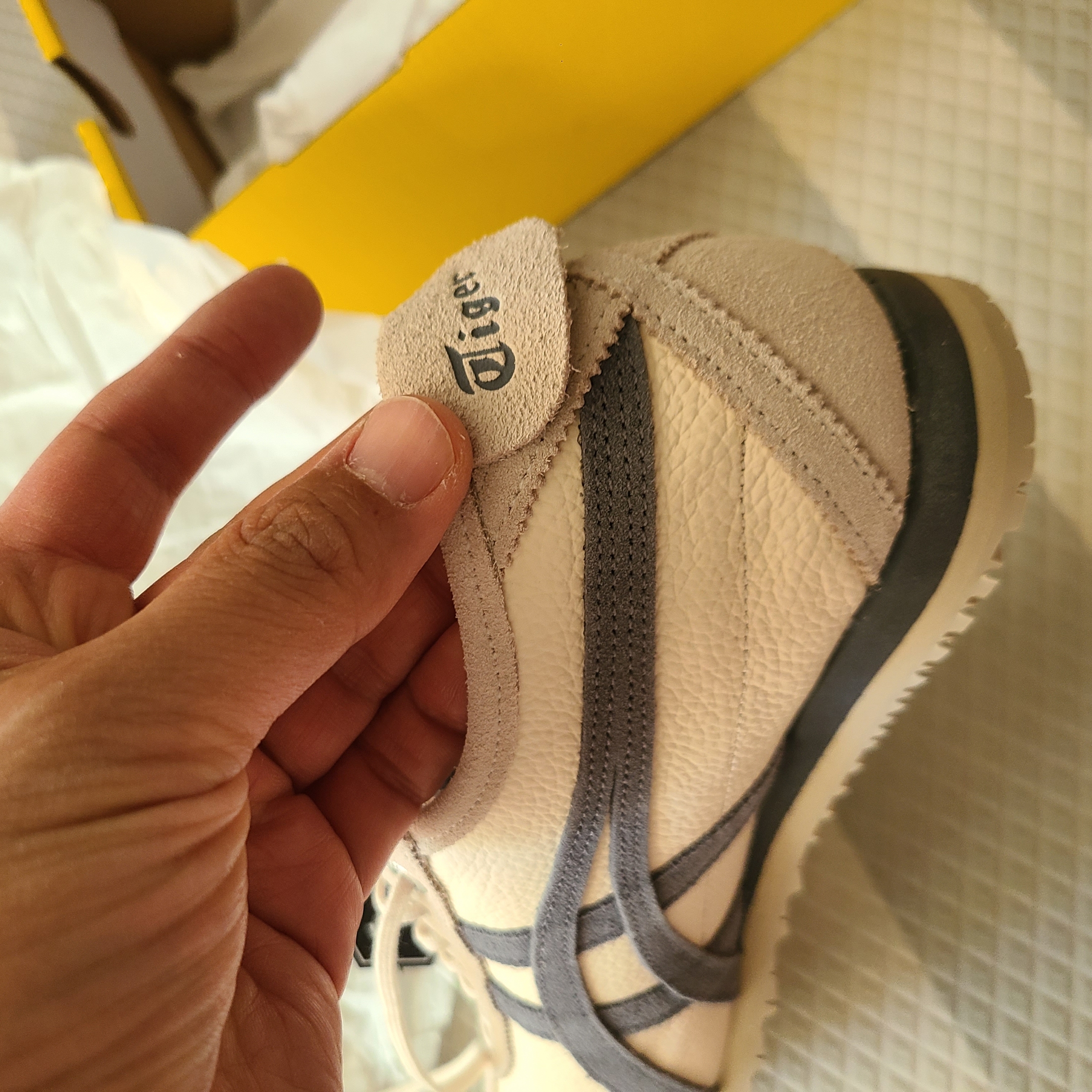 Onitsuka Tiger Mexico 66 SD Birch Metropolis 착용 스타일 - 1