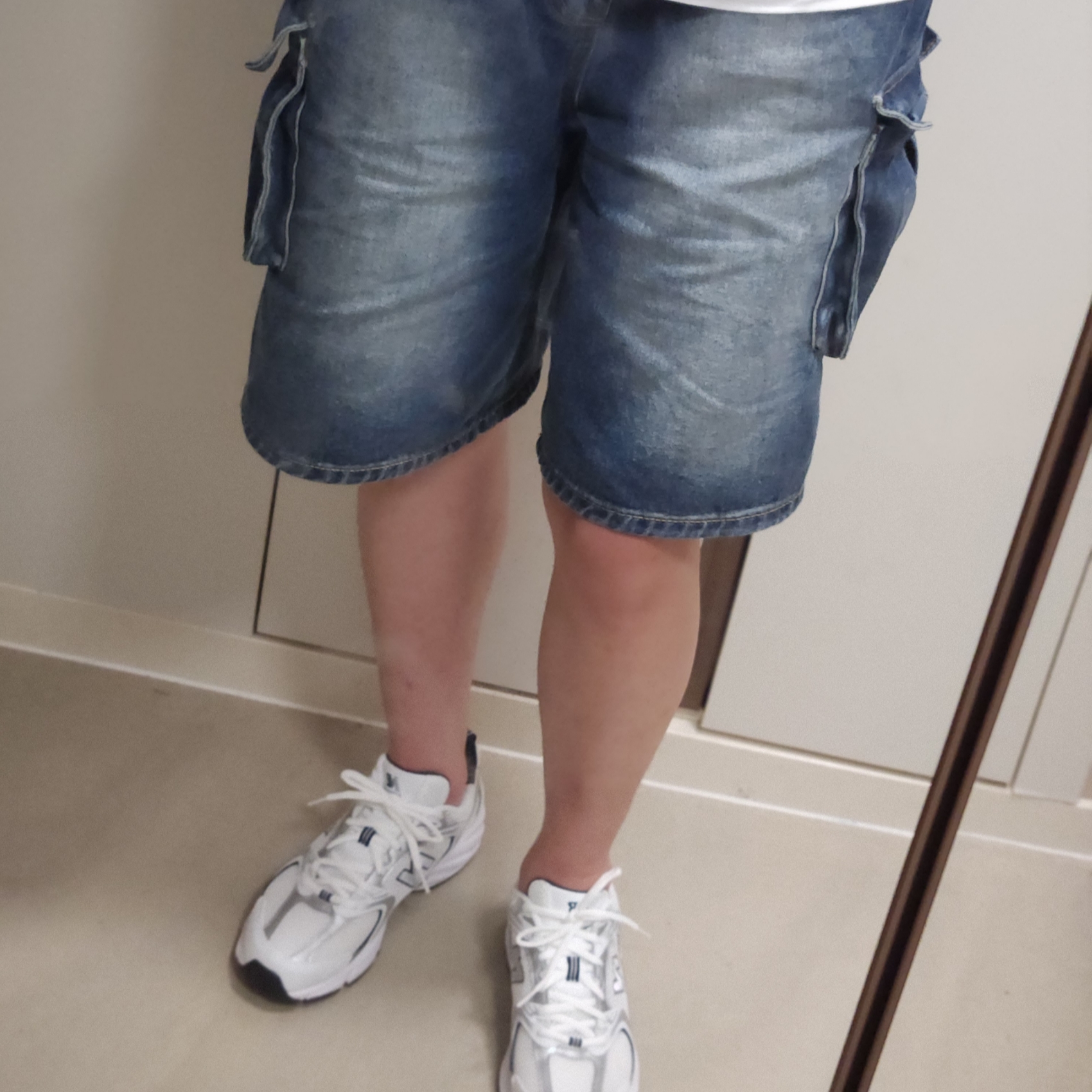 New Balance 530 White 착용 스타일 - 2