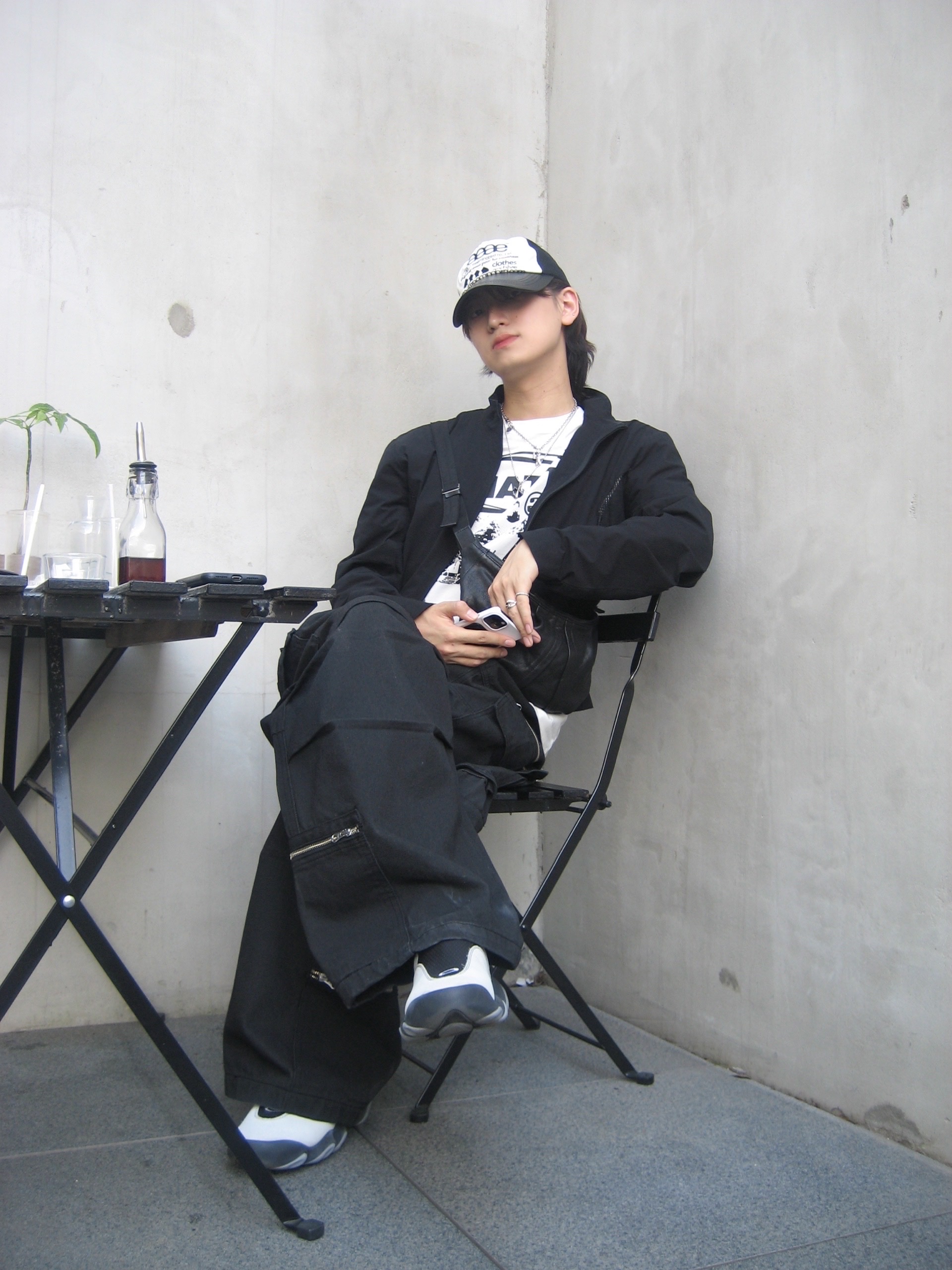 Oakley Factory Team x Brain Dead Flesh White Birch, Aeae x Treemingbird Web Logo Mesh Cap White 착용 스타일 - 3