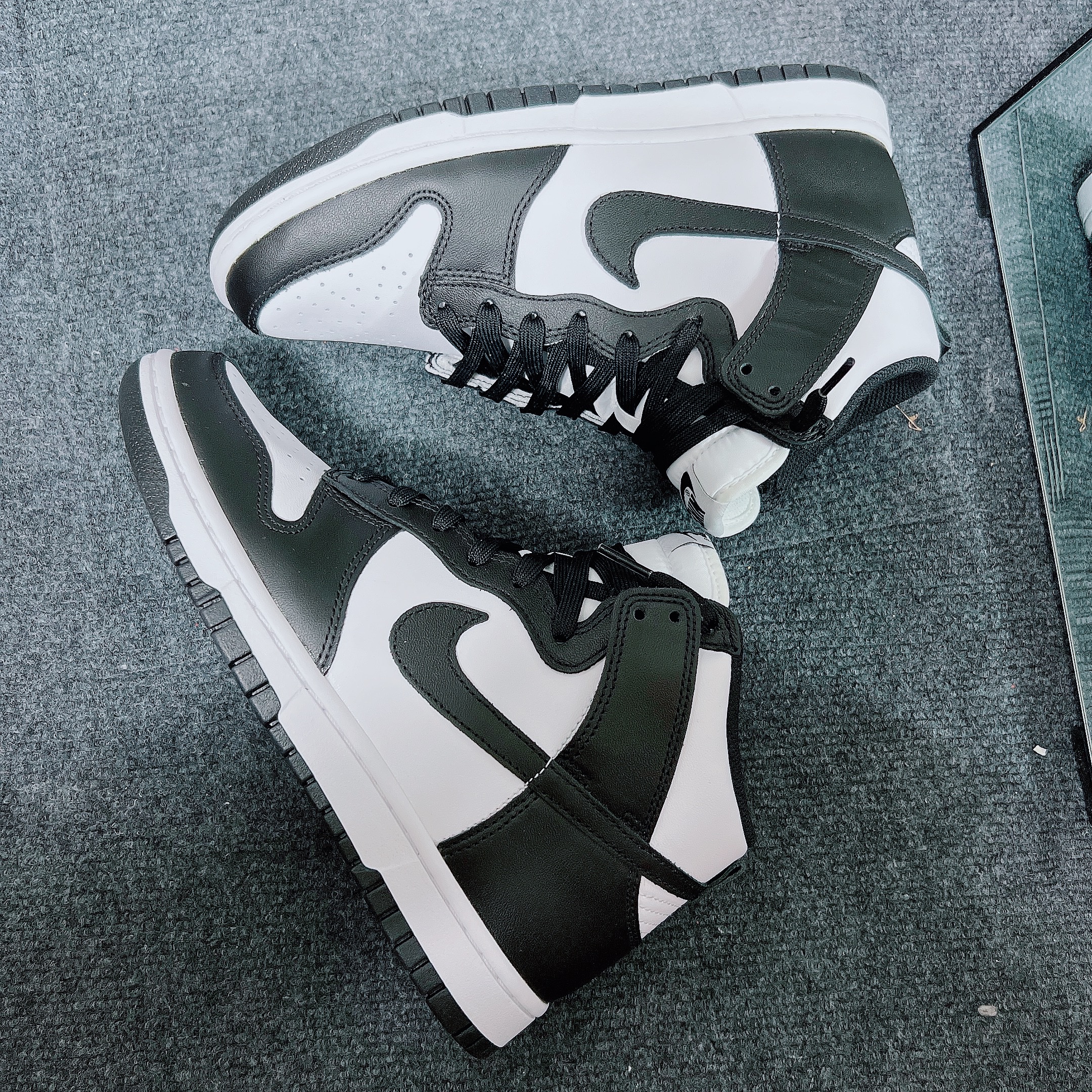 Nike Dunk High Retro Championship White 착용 스타일 - 3