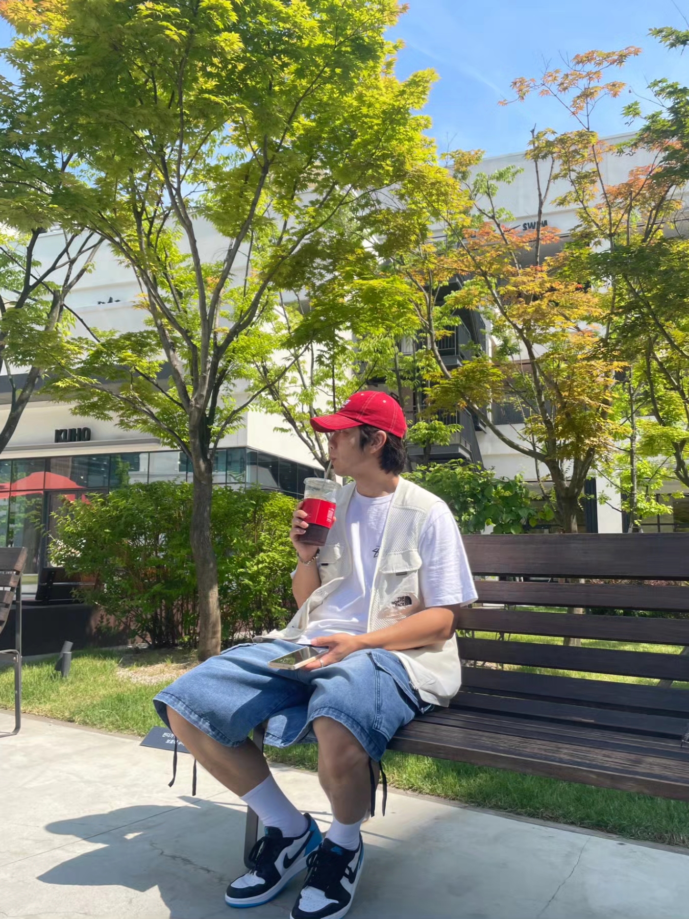 Stussy Plush T-Shirt White, Jordan 1 Retro Low OG Black and Dark Powder Blue 착용 스타일 - 2