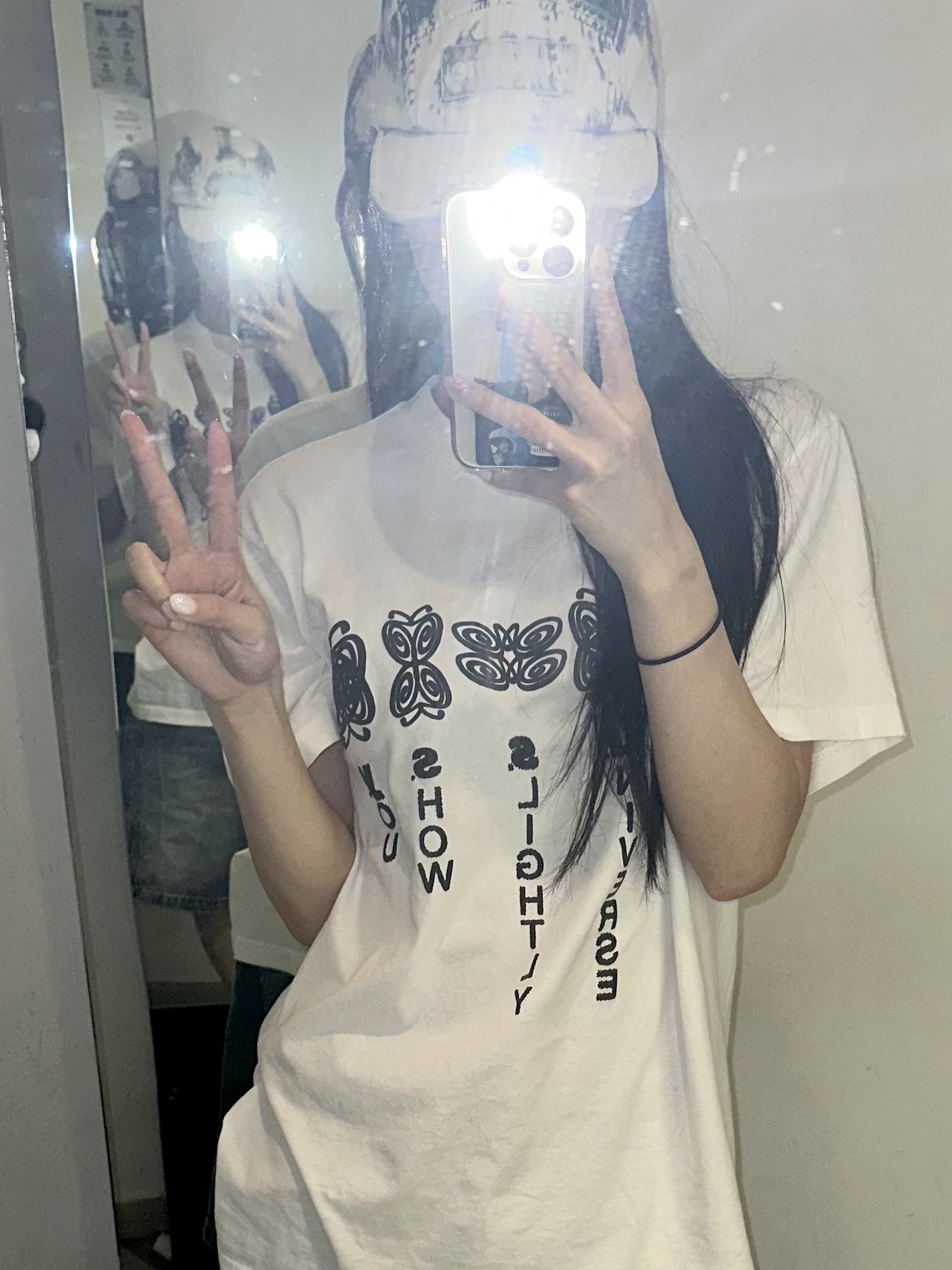 Stussy Universe T-Shirt Pigment Dyed Natural, Vans x AAPE Authentic Bolt Grey 착용 스타일 - 2