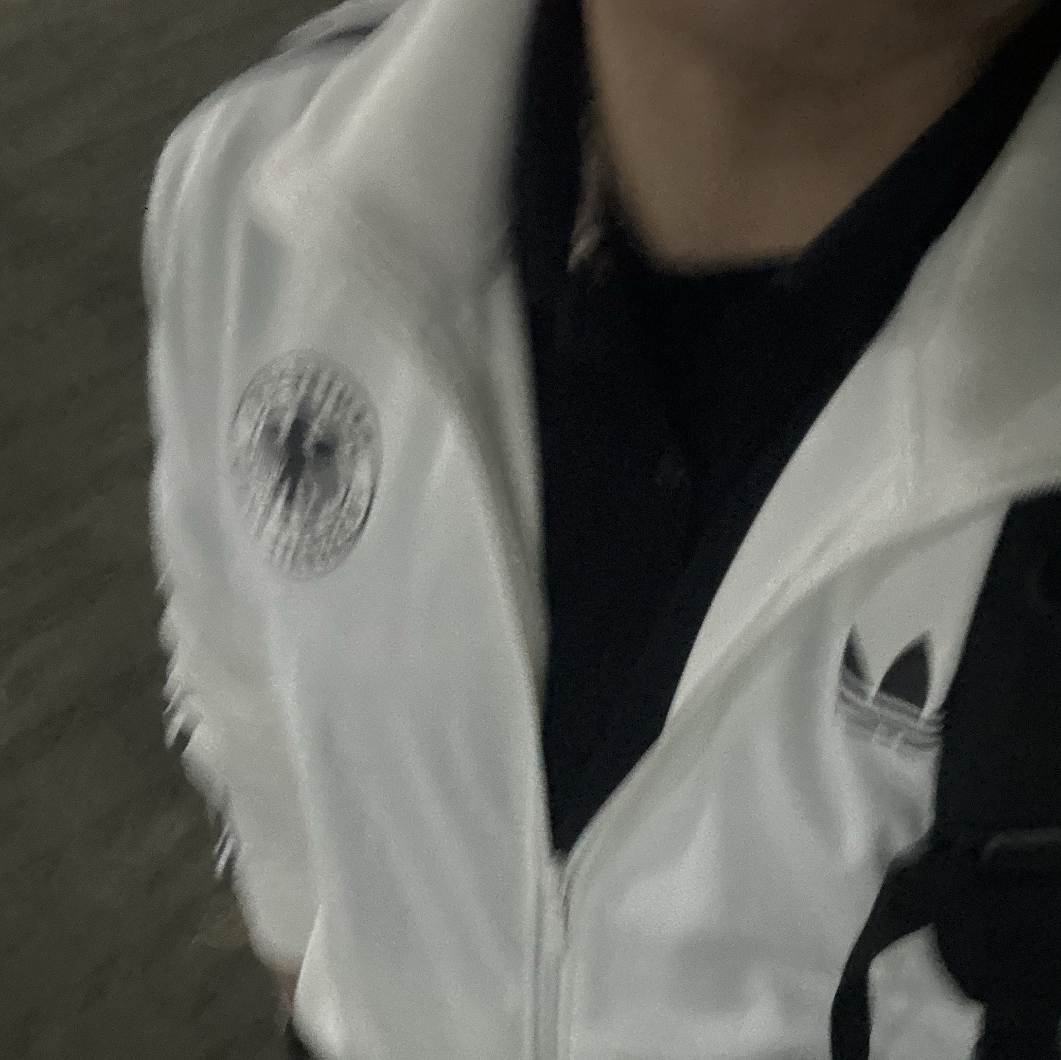 Adidas German Beckenbauer Track Top Off White - KR Sizing, Stussy 8 Ball Keychain Black 착용 스타일 - 1