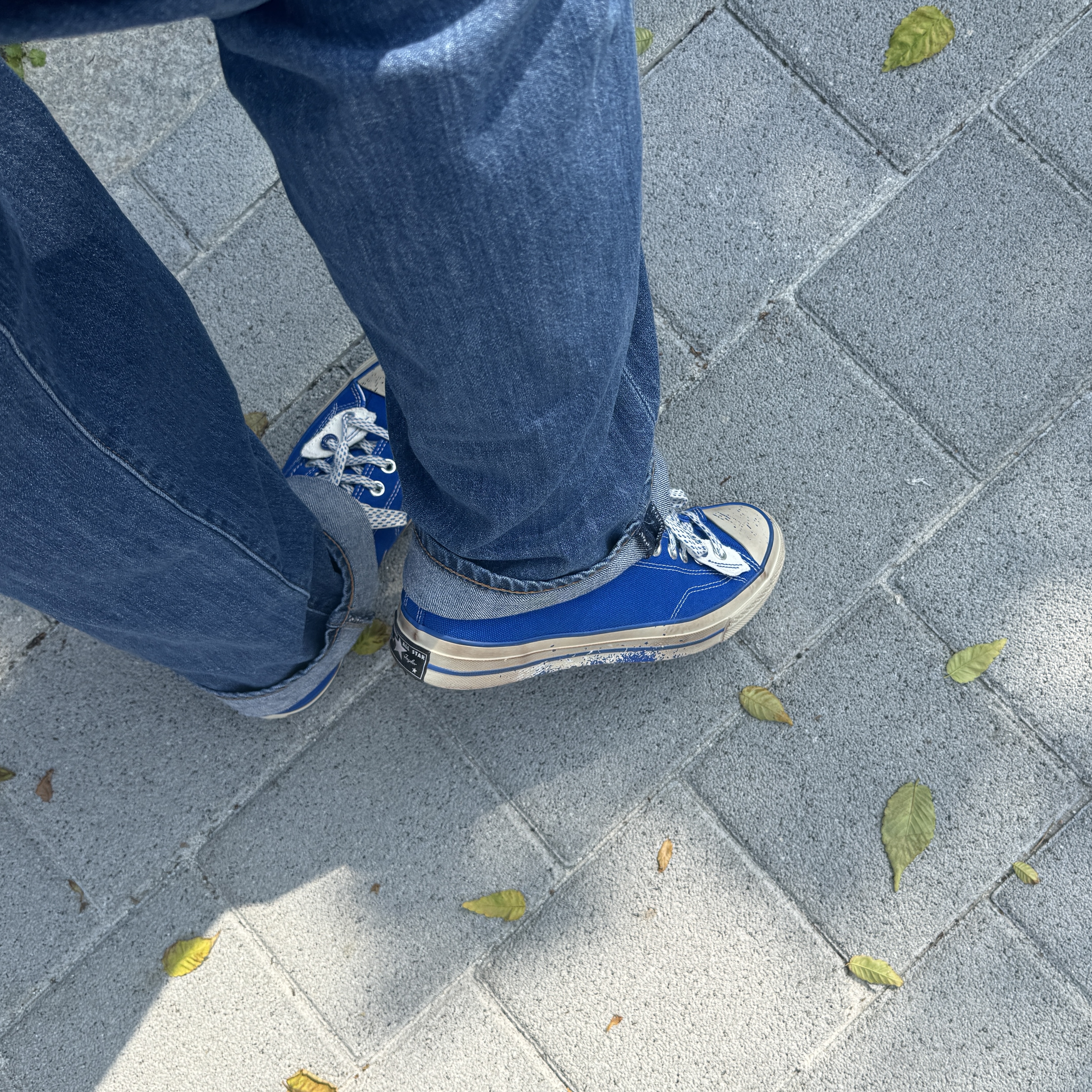 Converse x Ader Error Chuck 70 Ox Imperial Blue 착용 스타일