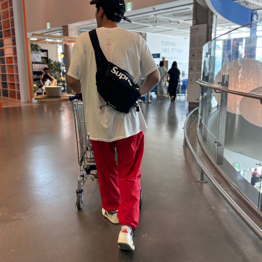 Jordan 1 x Travis Scott Retro Low OG SP Sail and Ridgerock, Supreme x Nike ACG Denim 6-Panel Black - 22FW 착용 스타일 - 3