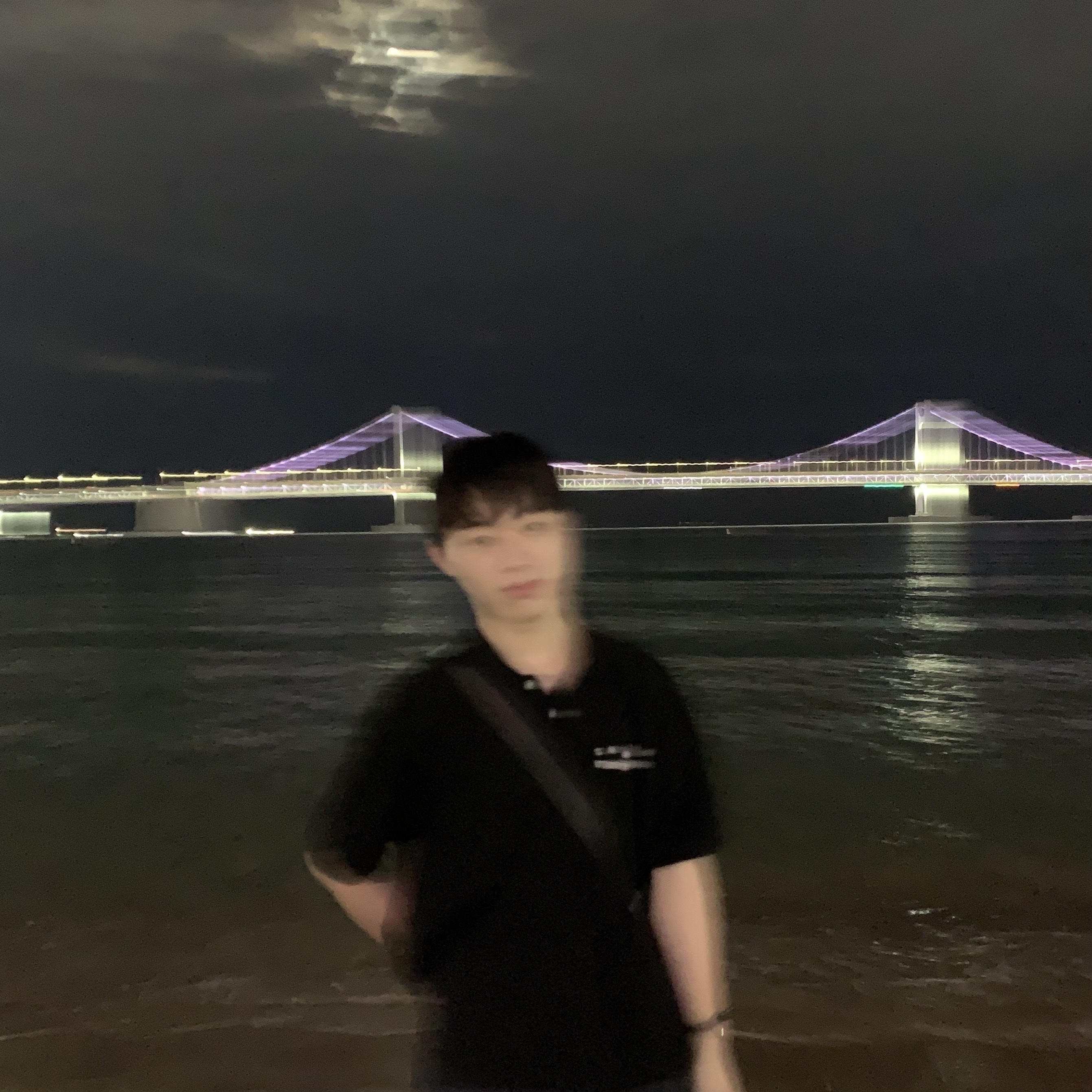 IAB Studio Cropped Pique Shirt Black - The Hyundai Seoul Exclusive 착용 스타일 - 1