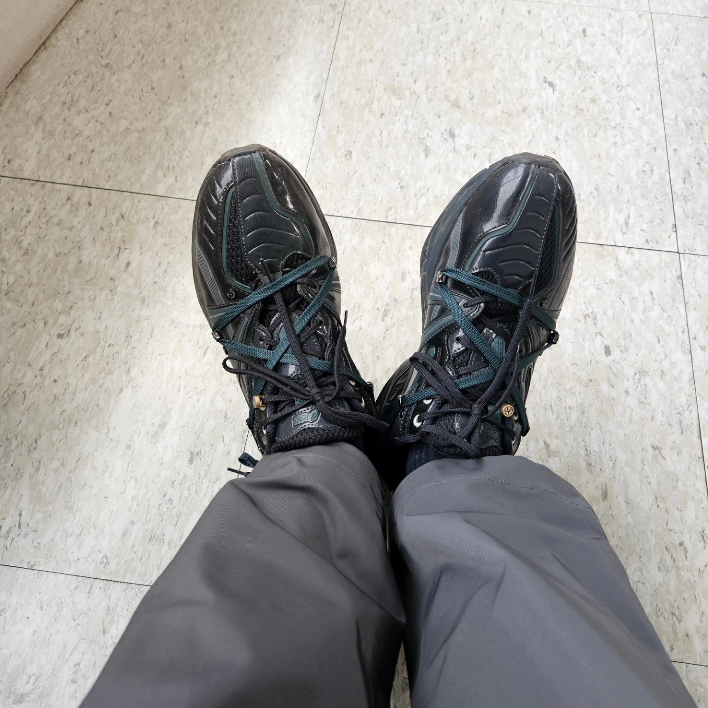 Asics x Andersson Bell HN2-S Protoblast Black, Rolex Submariner 41mm 124060 Black Oyster 착용 스타일 - 5