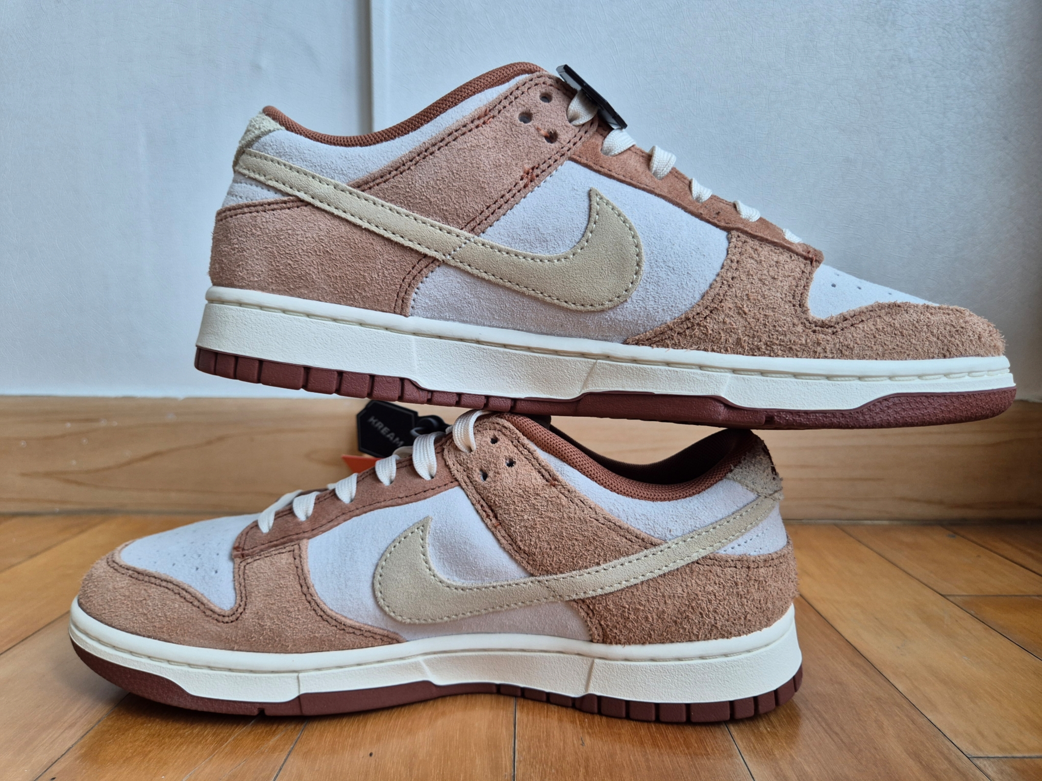 Nike Dunk Low Pro Premium Medium Curry 착용 스타일 - 3