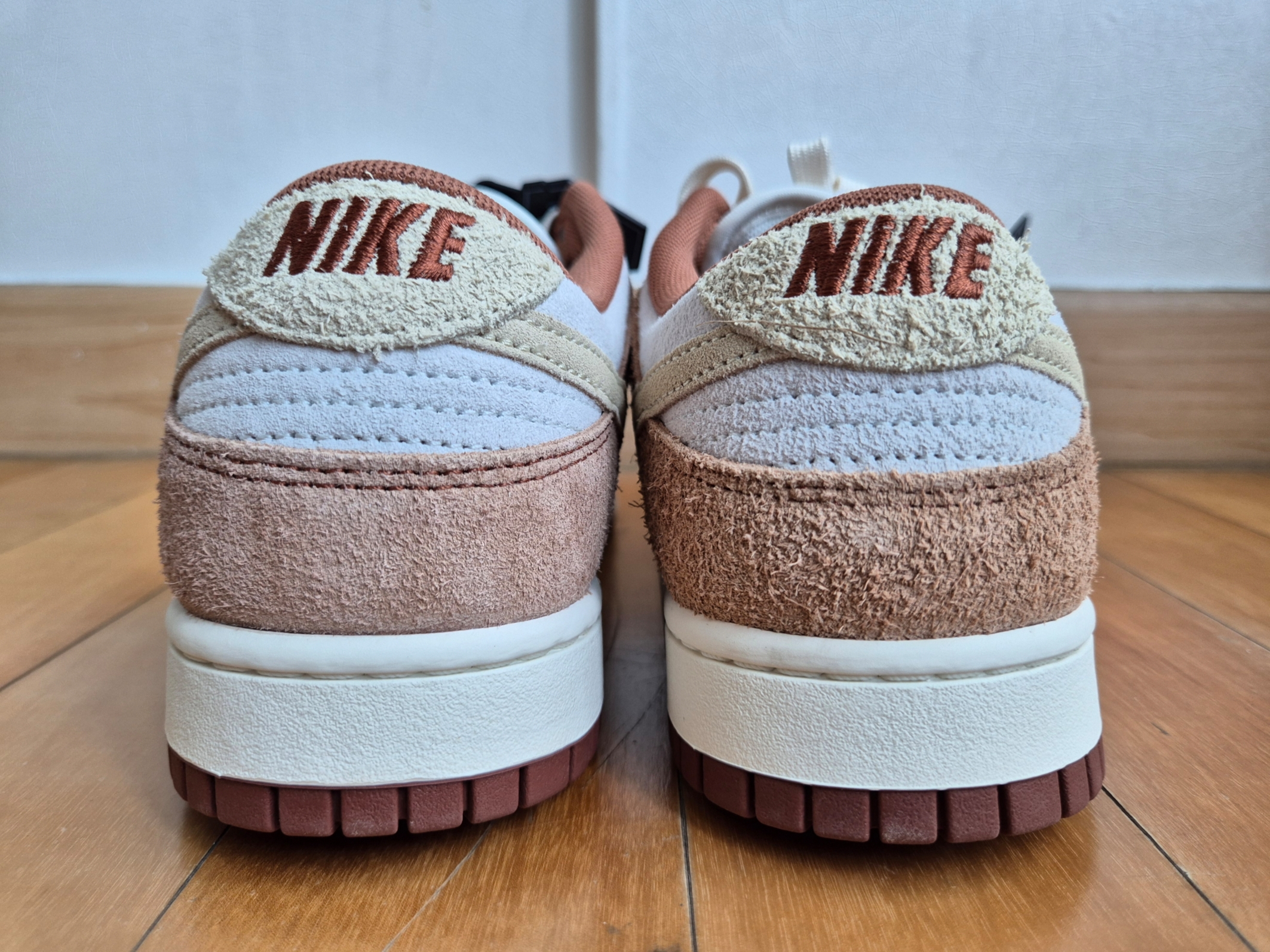 Nike Dunk Low Pro Premium Medium Curry 착용 스타일 - 2