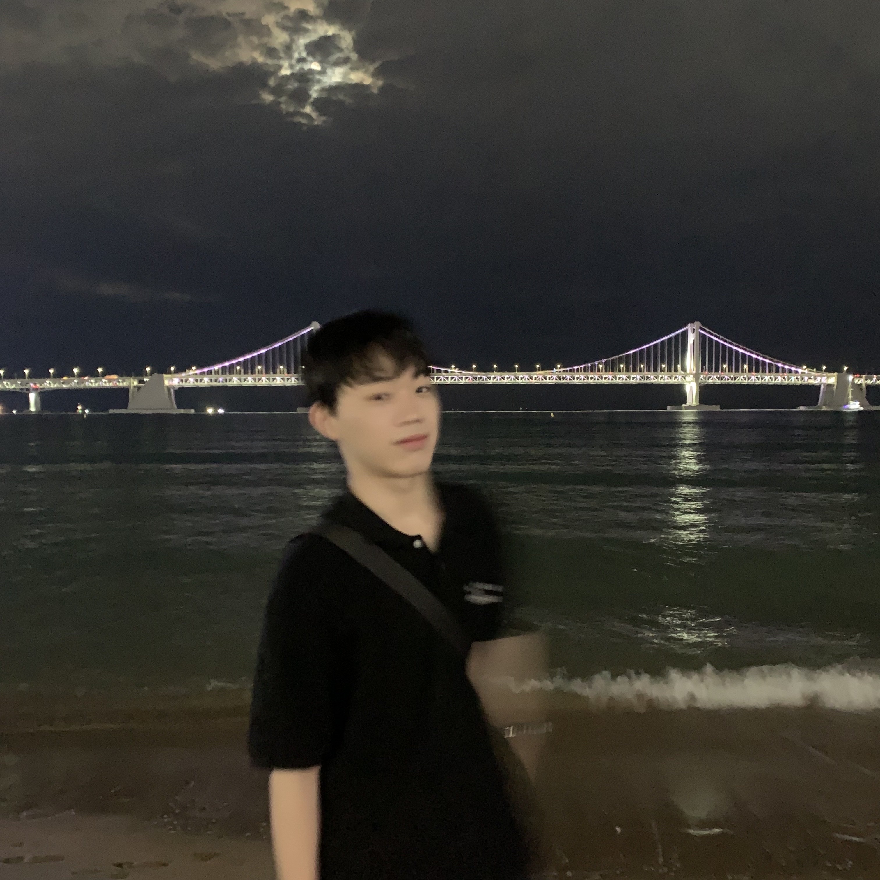 IAB Studio Cropped Pique Shirt Black - The Hyundai Seoul Exclusive 착용 스타일 - 2