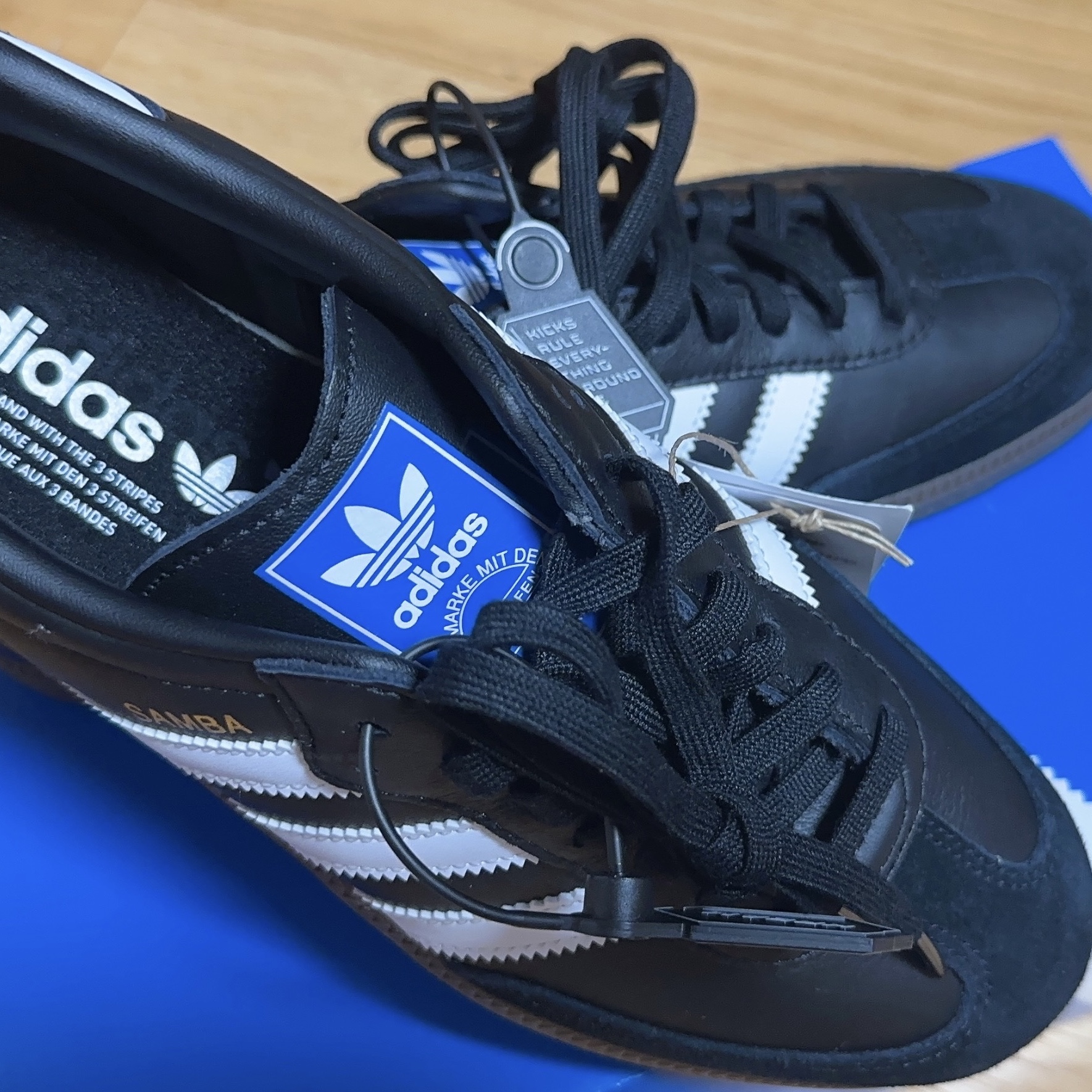 Adidas Samba OG Black White Gum 착용 스타일 - 2