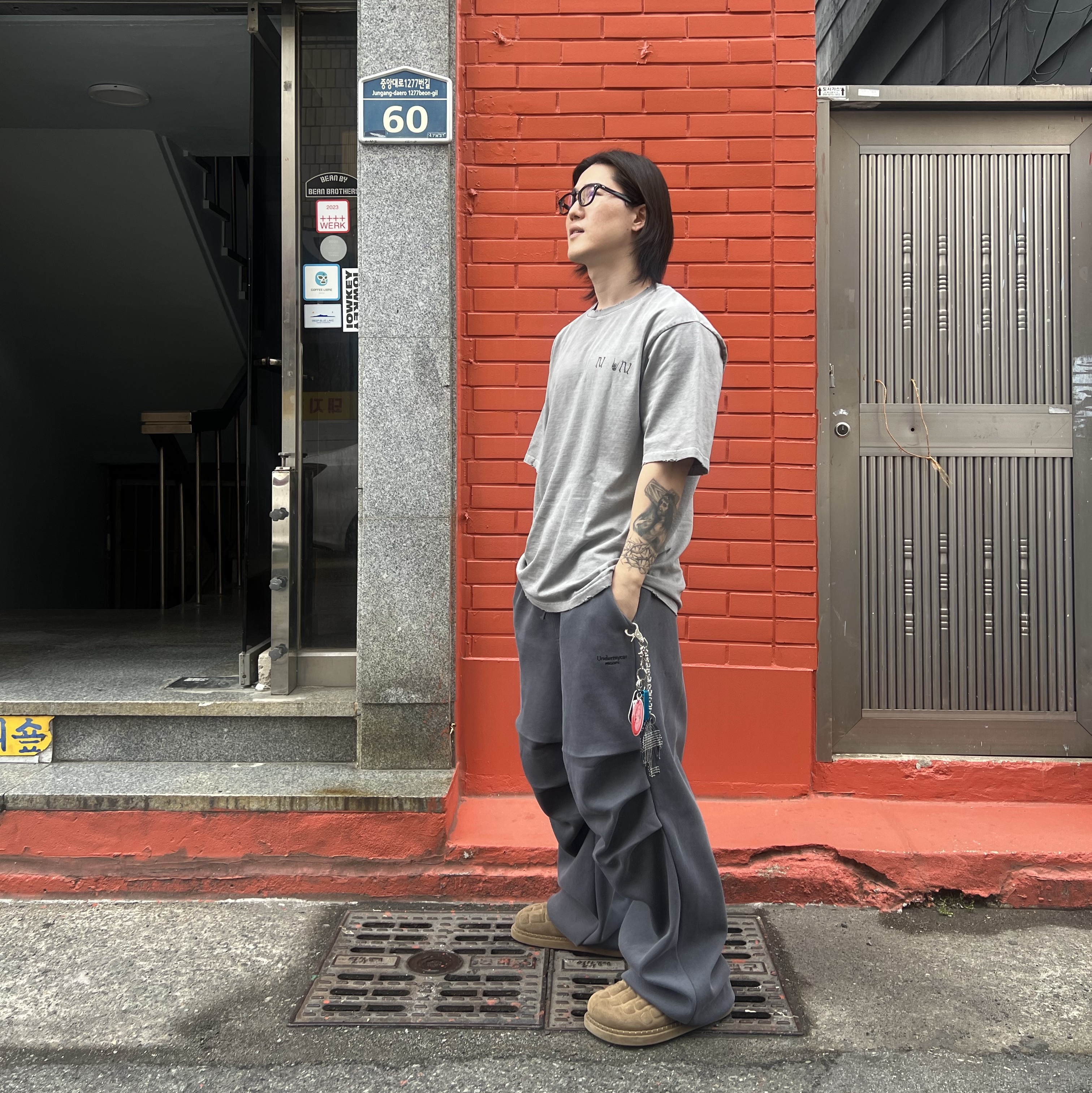 Kinchi x Yiyae Bone Mule Camel 착용 스타일 - 2