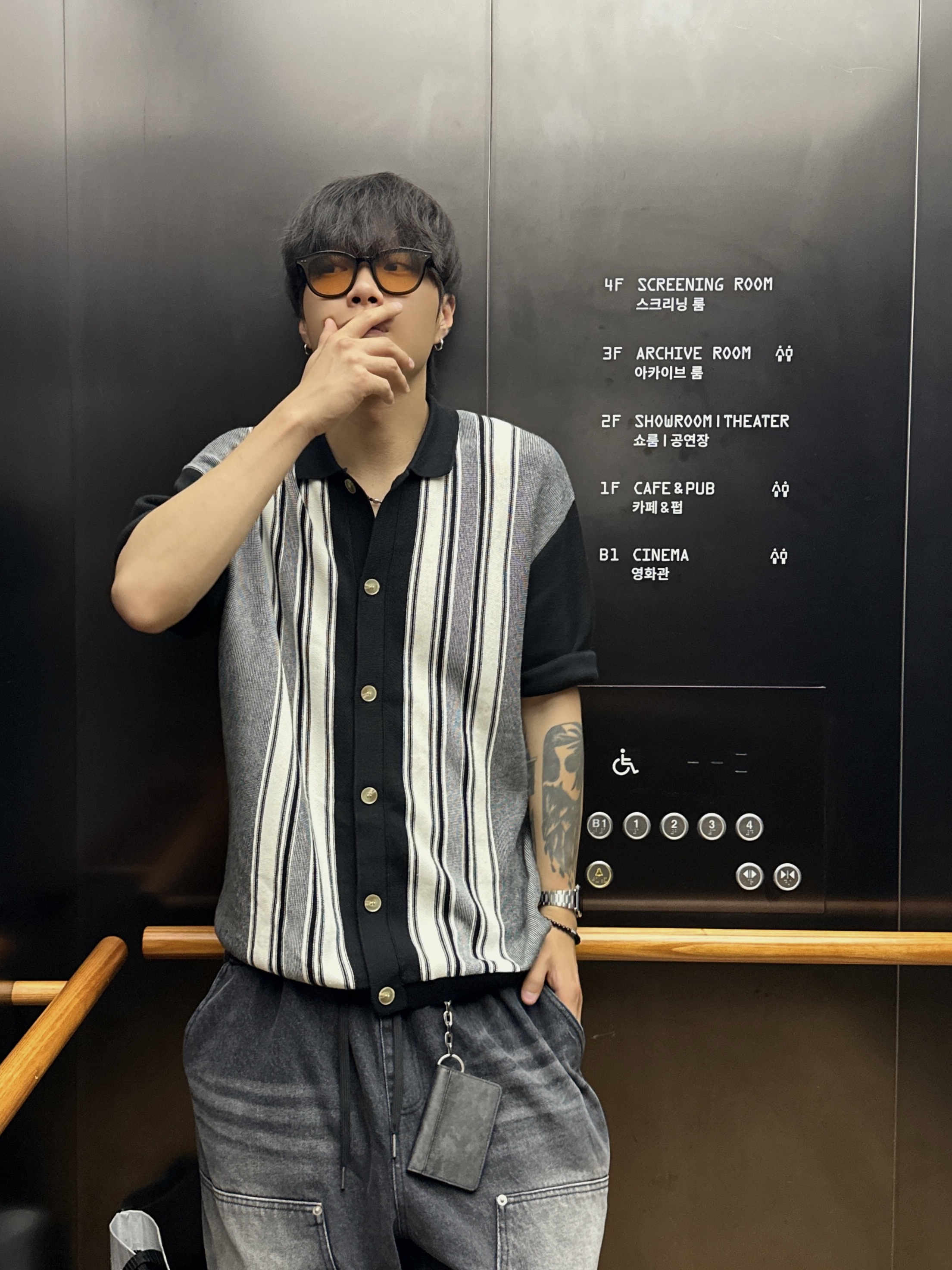 Maison Mihara Yasuhiro Blakey OG STC Sole Paper Like Leather Low-top Sneakers Black 착용 스타일 - 1