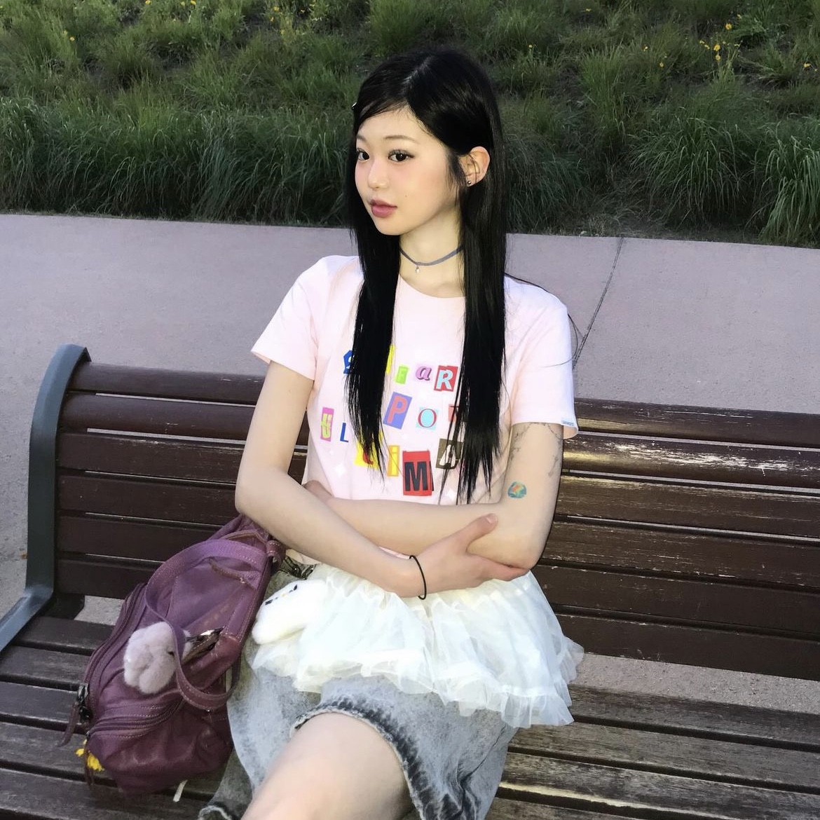 Safarispot 1/2 Stickerpack Tee Pink, [예약 배송] afarispot 1/2 Stickerpack Tee White 착용 스타일
