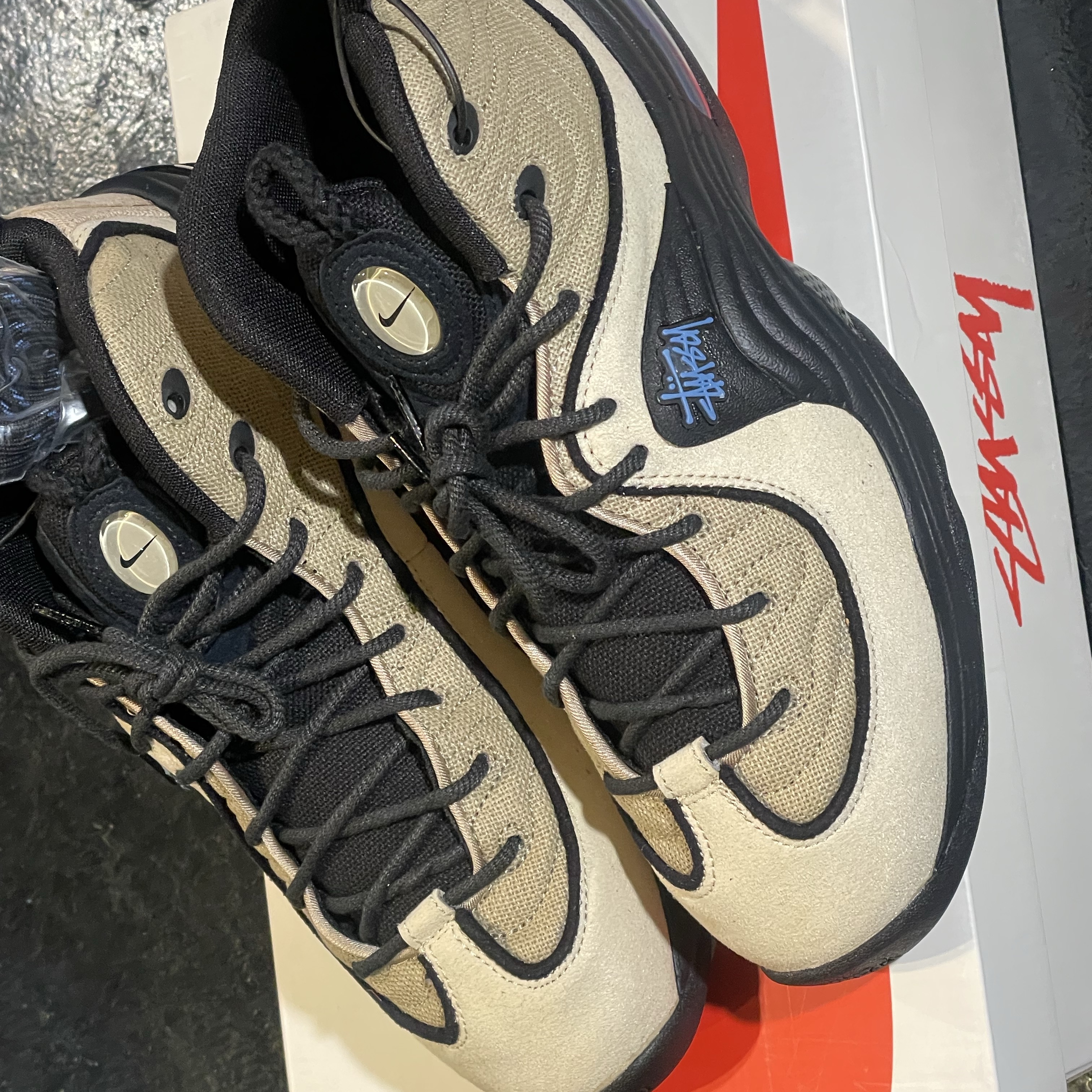 Nike x Stussy Air Penny II Rattan and Limestone 착용 스타일 - 1