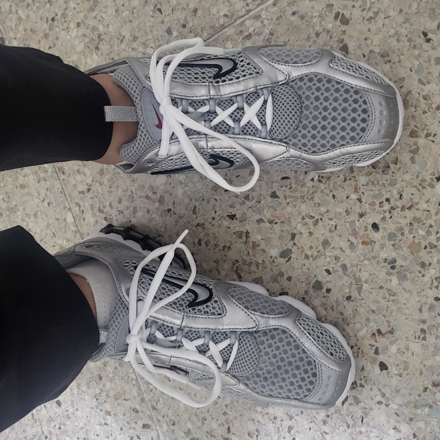 Nike Air Zoom Spiridon Cage 2 Metallic Silver 착용 스타일