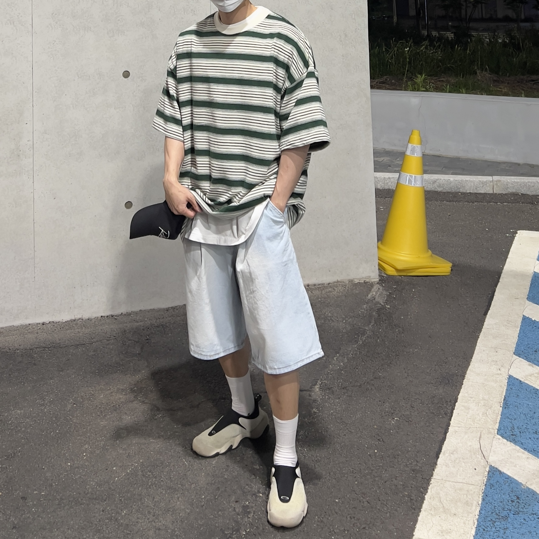 Oakley Factory Team x Brain Dead Flesh White Birch, Oakley Factory Team x Brain Dead Suede Flesh Lily Pad White 착용 스타일 - 1
