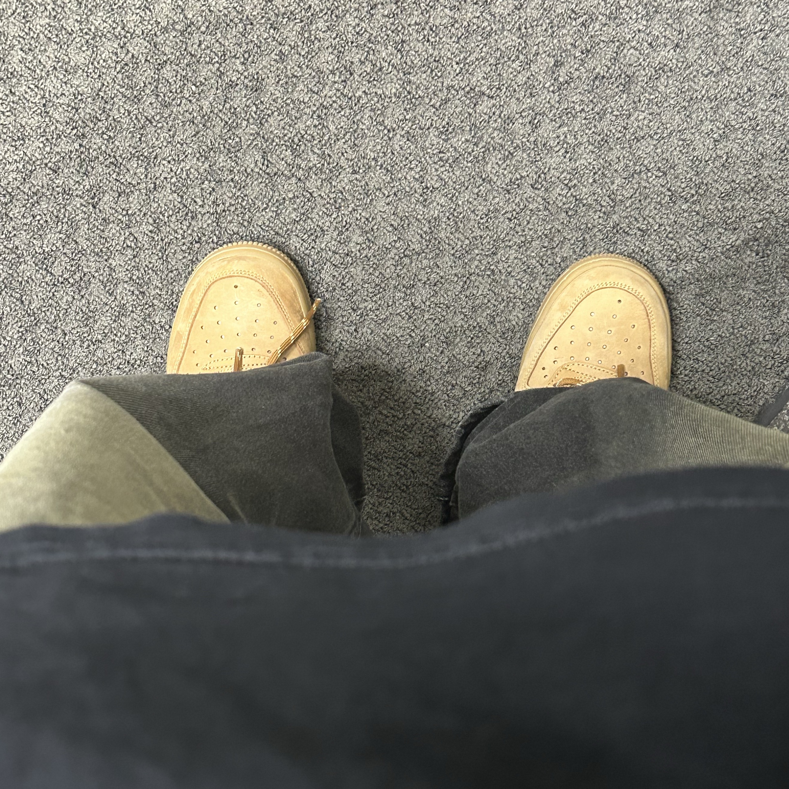 (W) Nike Air Force 1 '07 WB Flax Wheat 착용 스타일 - 1