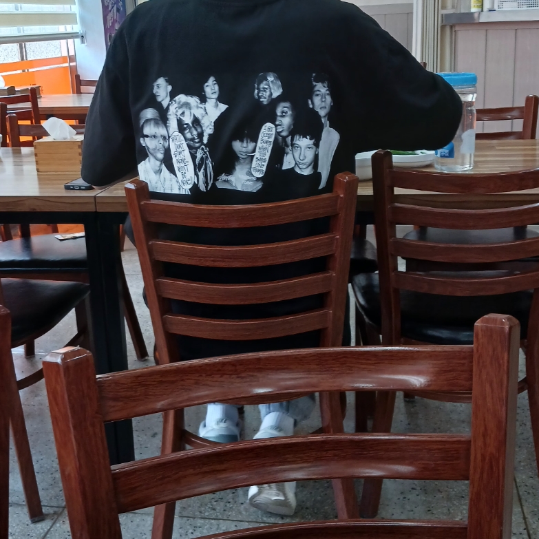 Stussy x Martine Rose Collage Pigment Dyed T-Shirt Black, Stussy Tough Gear T-Shirt Black 착용 스타일 - 1