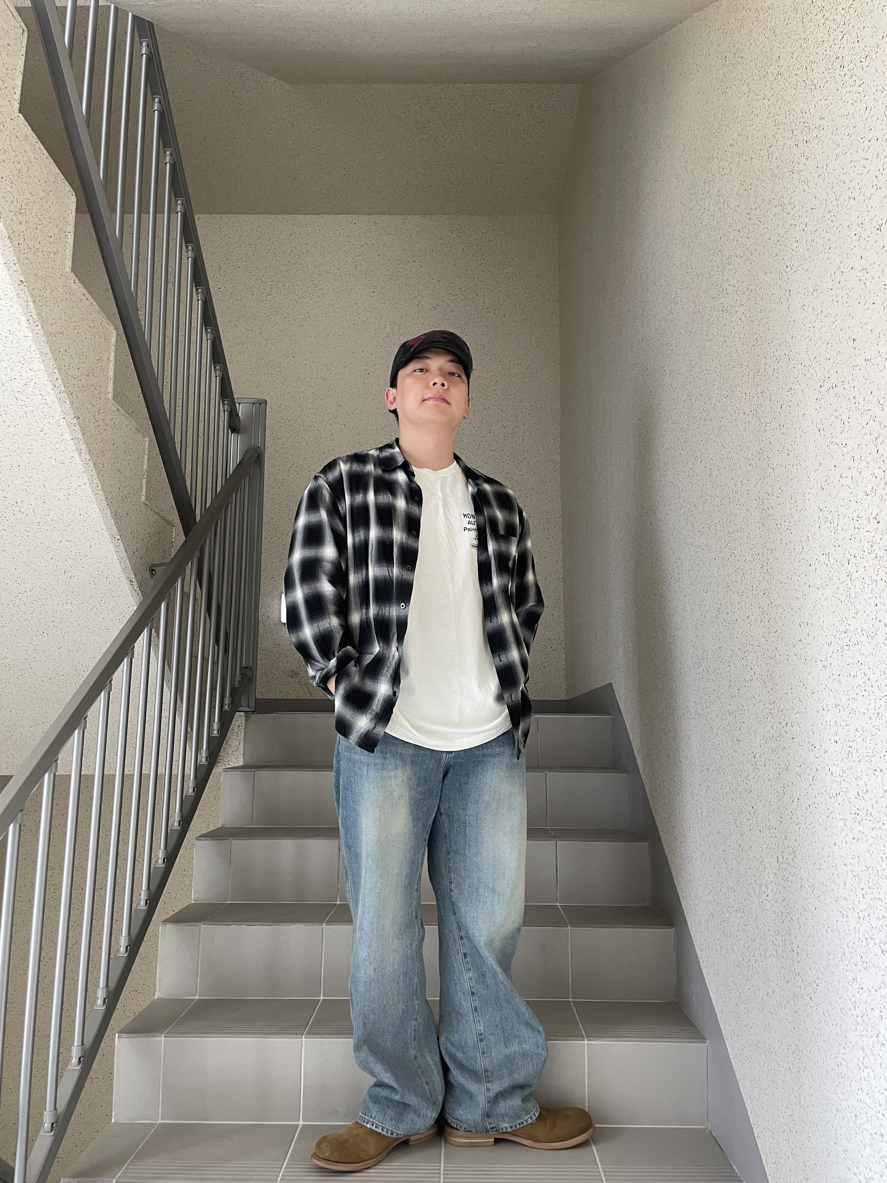Honor the Gift Inner City Auto Service SS Tee Bone 착용 스타일 - 4