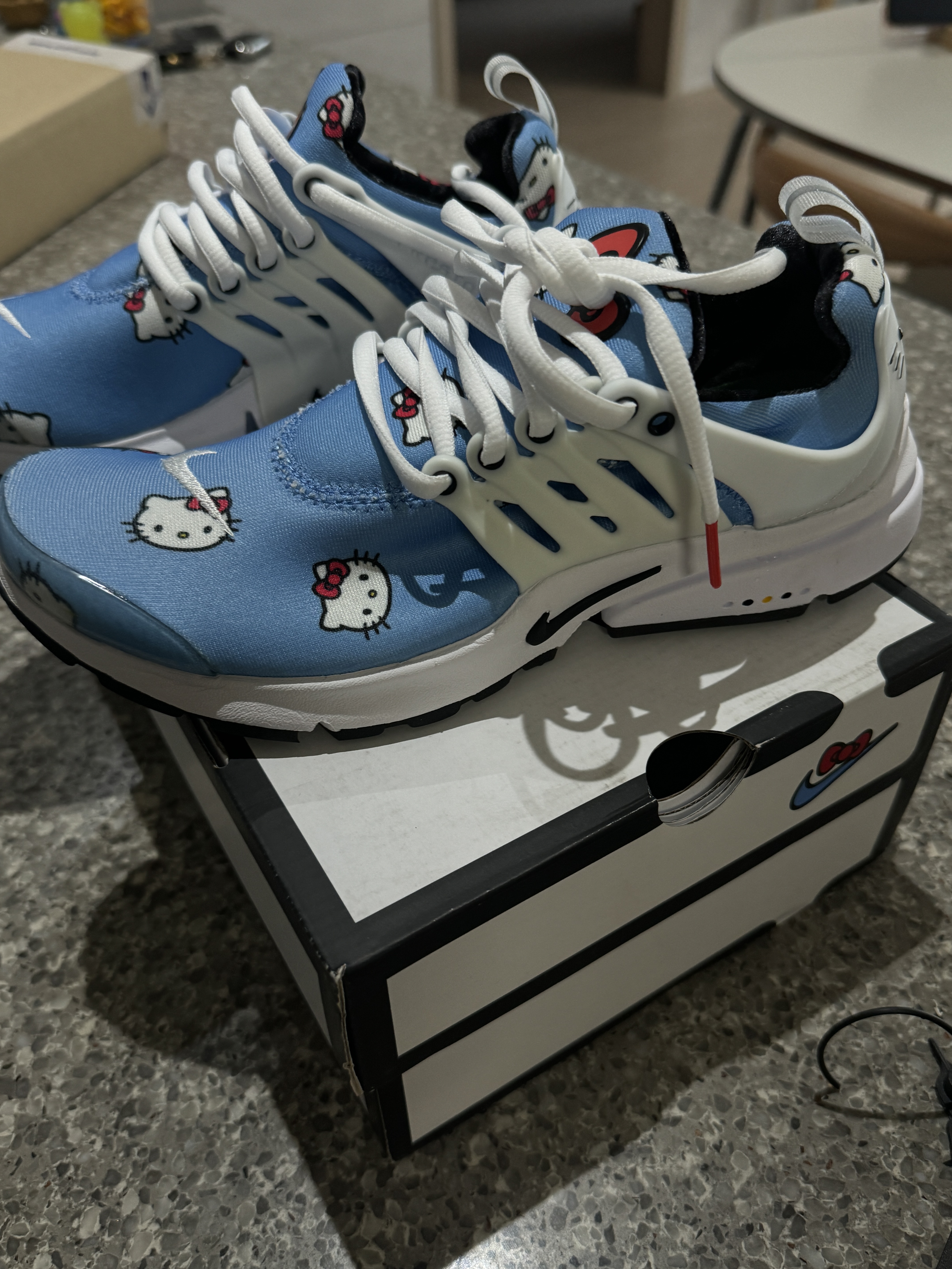Nike x Hello Kitty Air Presto University Blue 착용 스타일 - 1