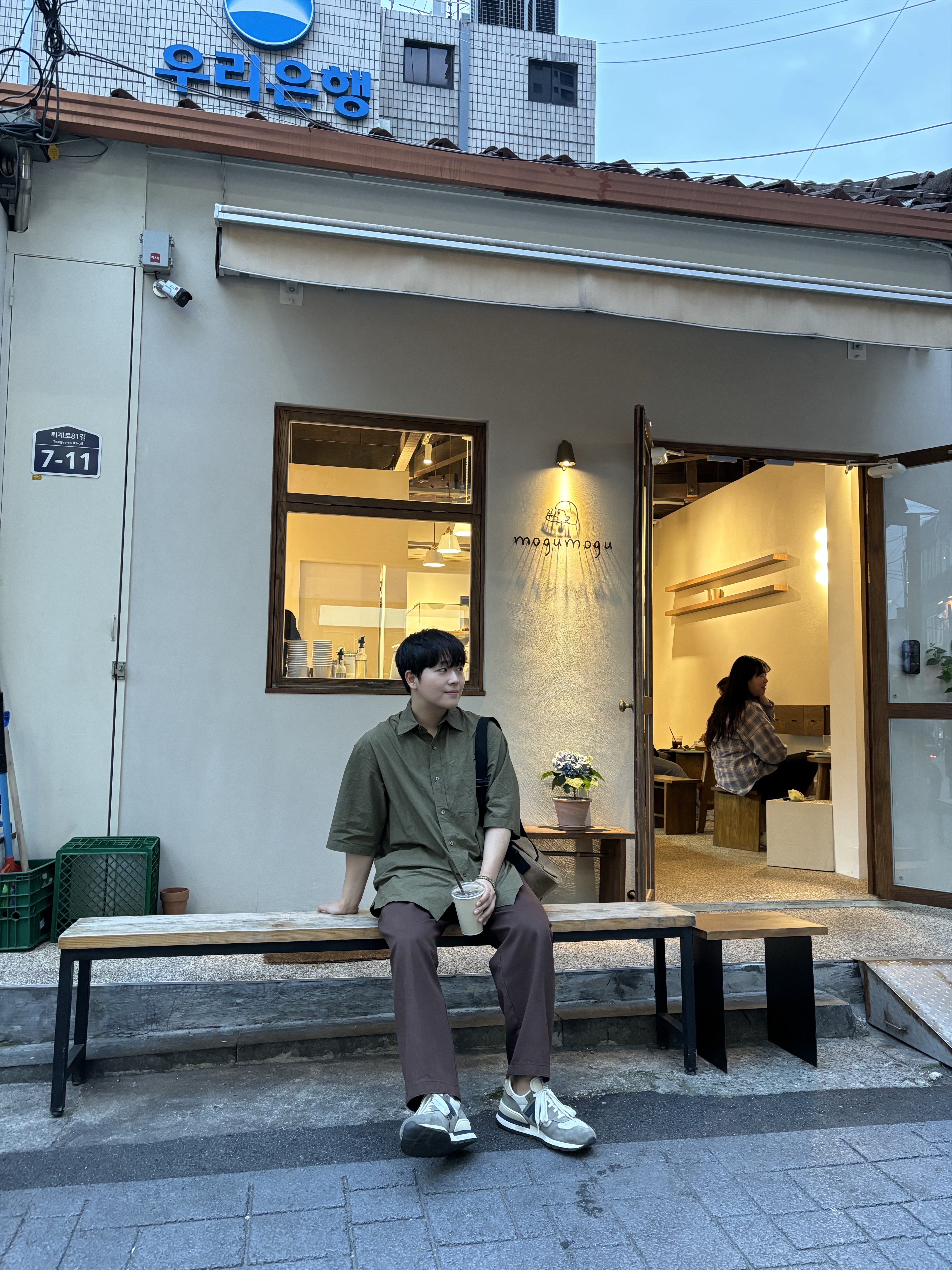 New Balance 990v1 Made in USA Olive 착용 스타일 - 2