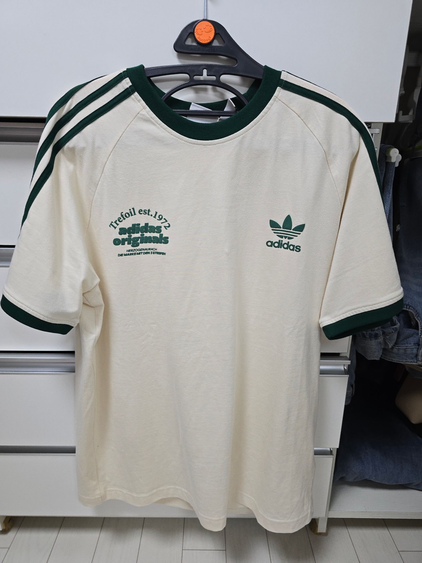 Adidas Sport Graphic Cali T-Shirt Wonder White - KR Sizing 착용 스타일