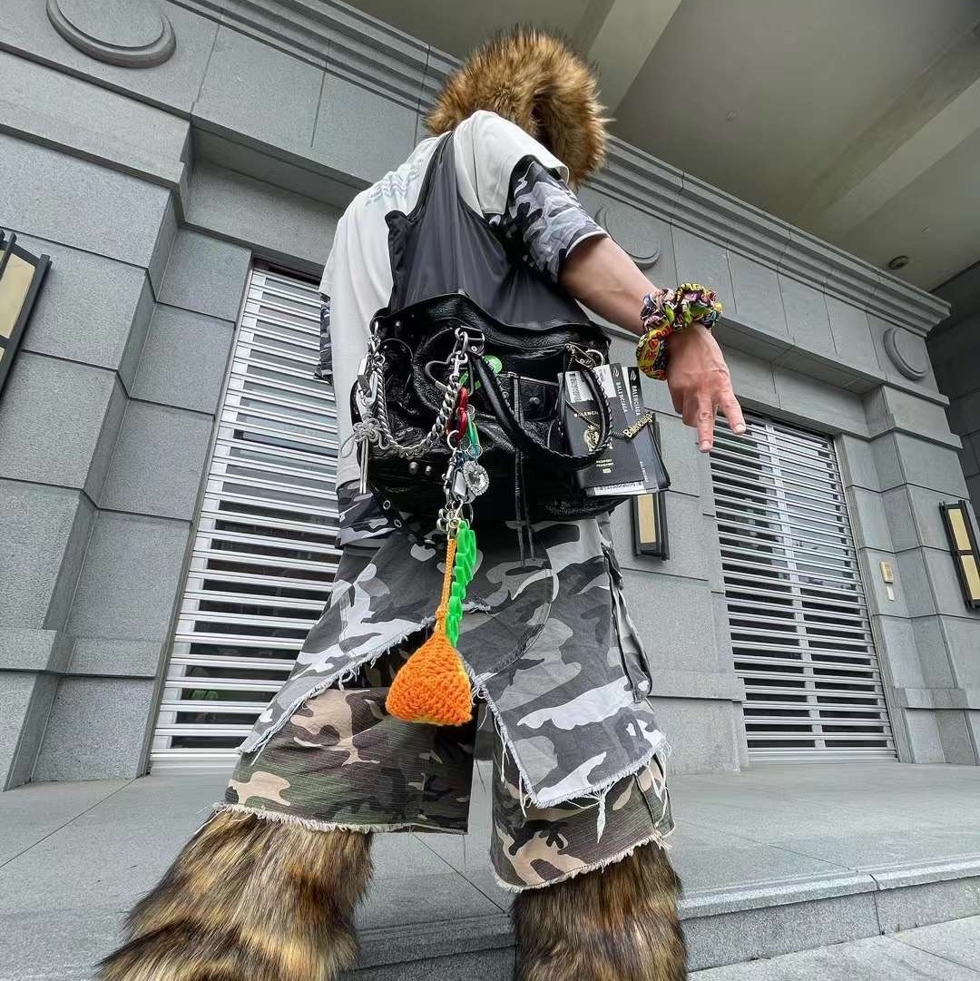 Project G/R x MFM333. Layered Skirt Camo Cargo Shorts Multi Camo 착용 스타일