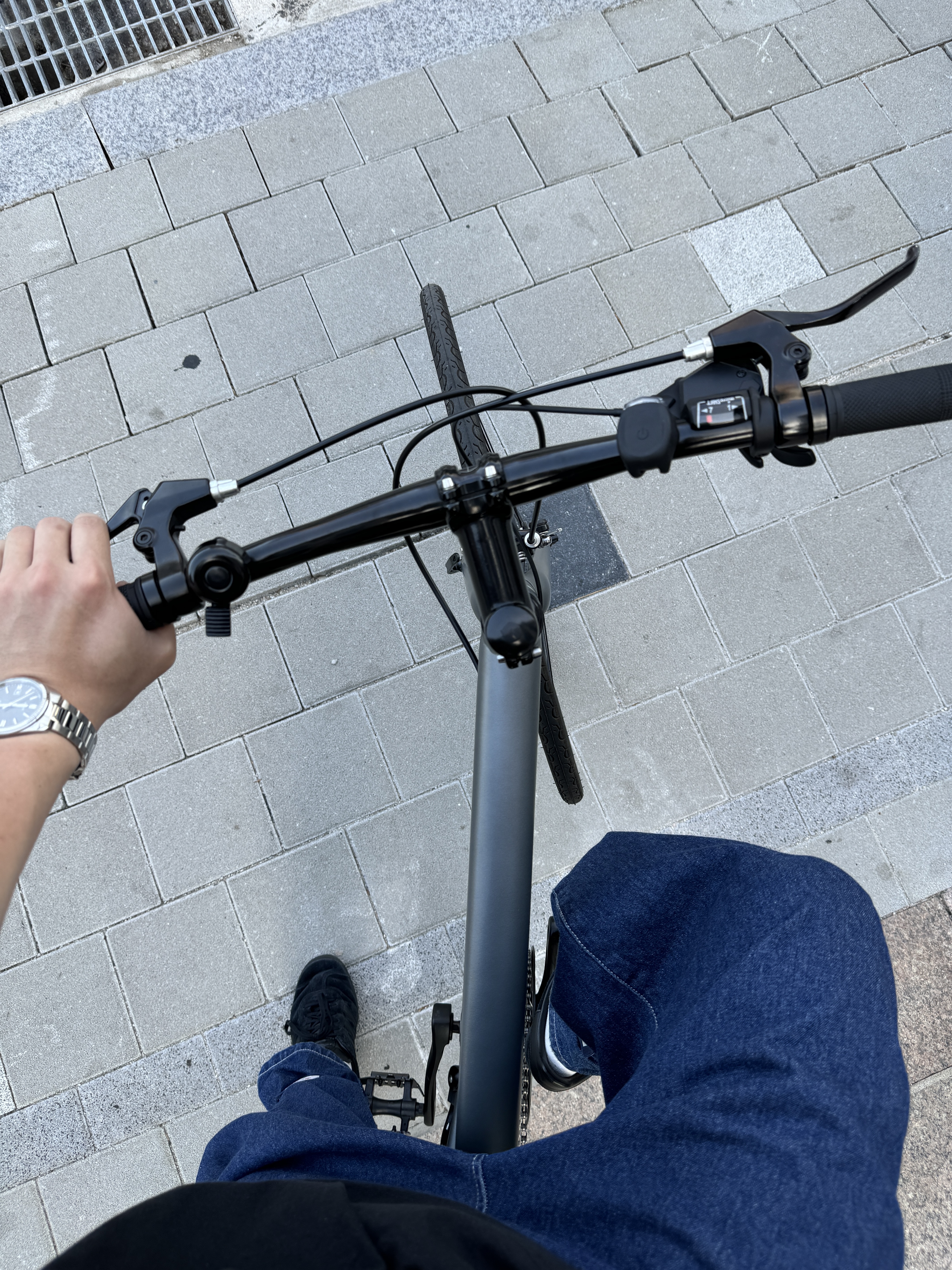 Supreme Rowlf T-Shirt Black - 24SS, Adidas Gazelle Triple Black 착용 스타일 - 4