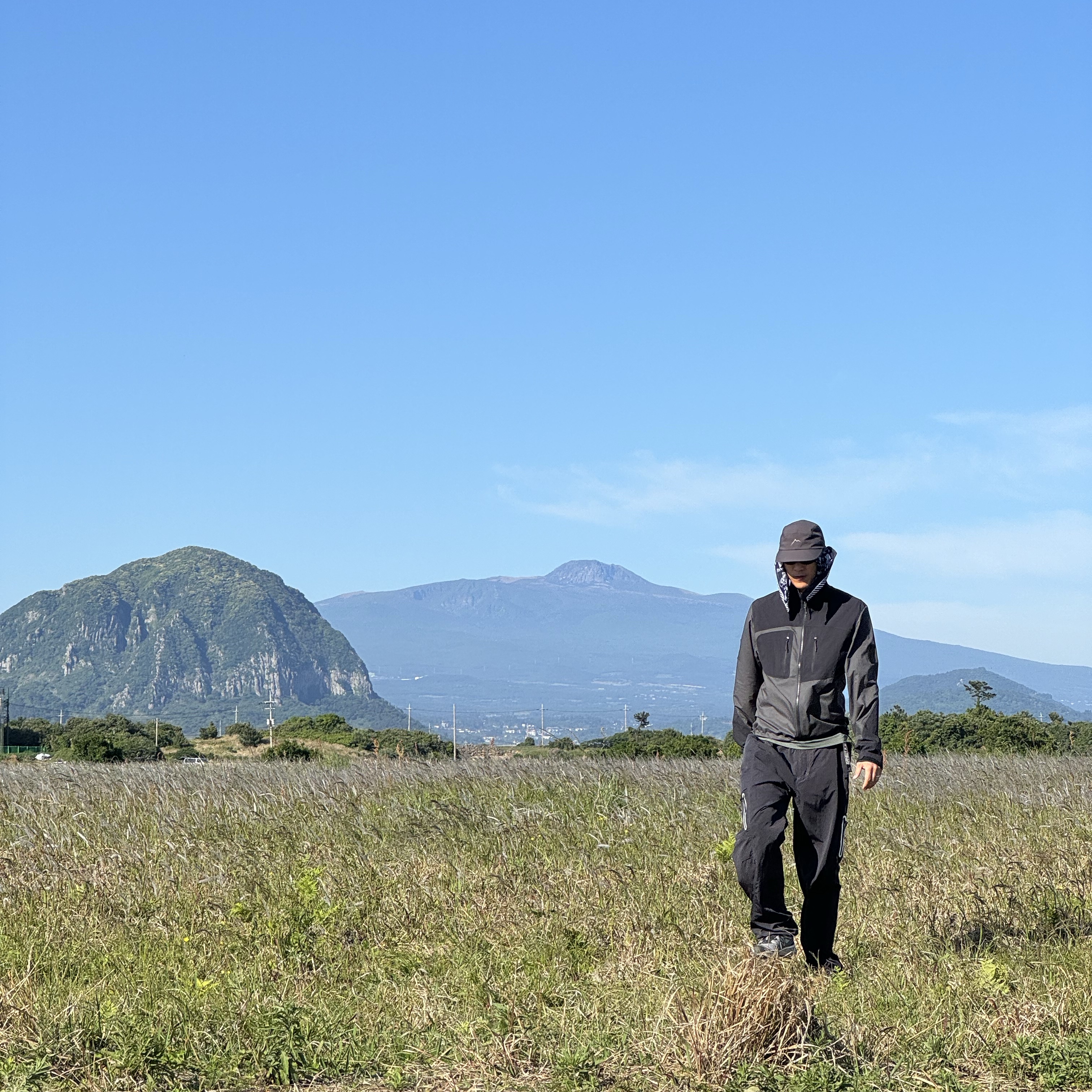 Arc'teryx System A Hangdog Jacket Blackite, And Wander x Gramicci Patchwork Wind Pant Black 착용 스타일 - 4